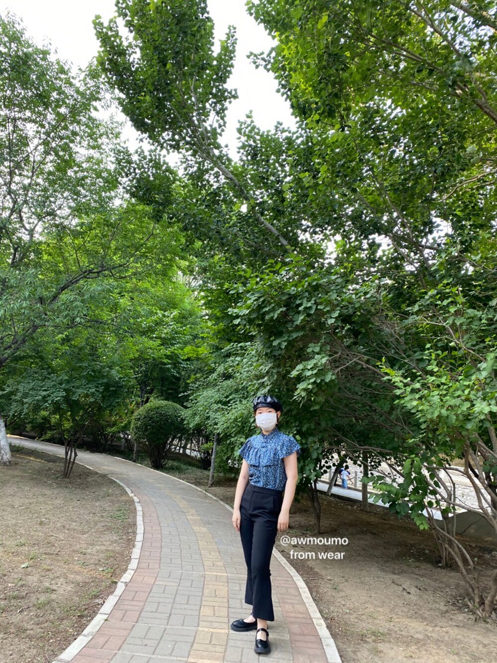 「ootd、夏、moussy、夏コーデ、シンプルコーデ」｜「FIVE PLUSのアイテム（パンツ、ブラック系）」を使った、awmoumoさん（レディース・156cm）の夏コーディネートの2枚目の写真