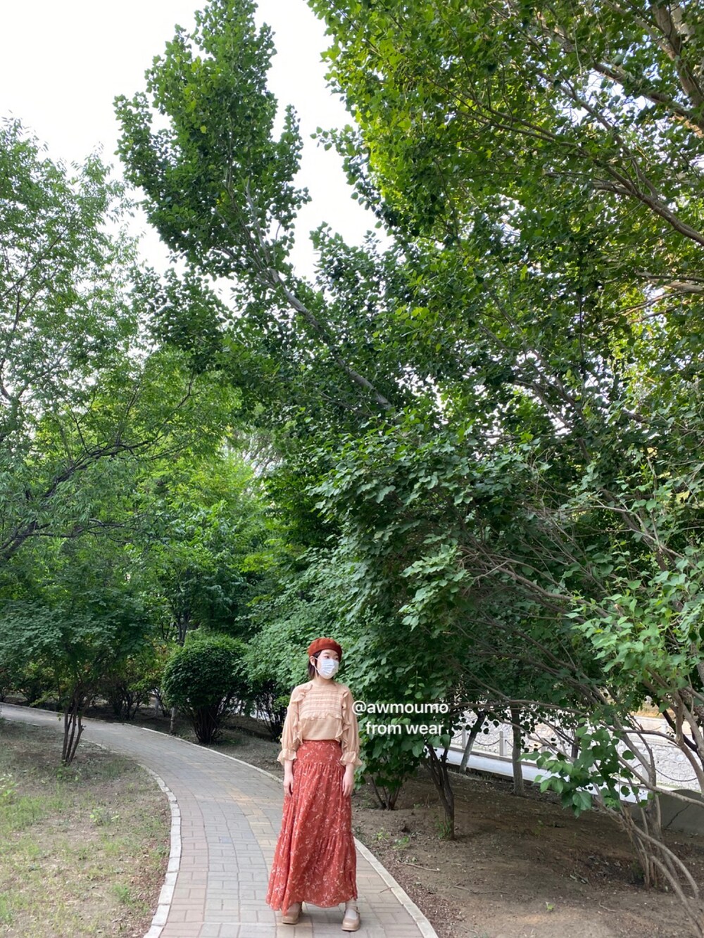 「snidel、deicy、ootd、コーディネート、今日のコーデ、ブラウス、スカート」｜「SNIDELのアイテム（スカート、オレンジ系）」を使った、awmoumoさん（レディース・156cm）の春コーディネートの2枚目の写真