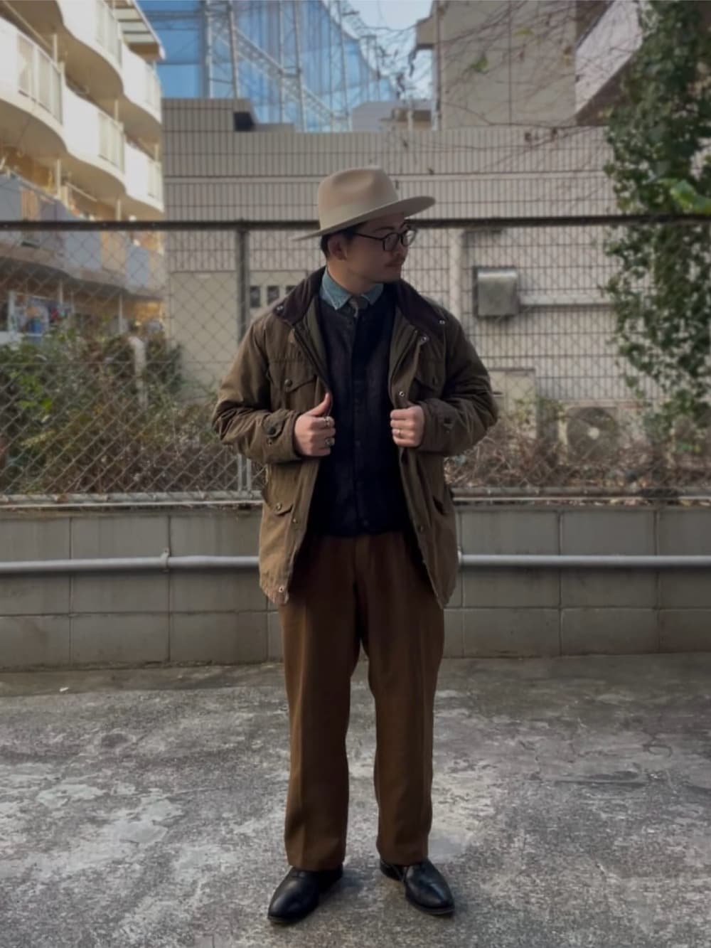 「アメカジ、vintage」｜「gladhandのアイテム（ハット、ベージュ系）」を使った、デンジャラス•ケンさん（メンズ・167cm）の春コーディネートの2枚目の写真