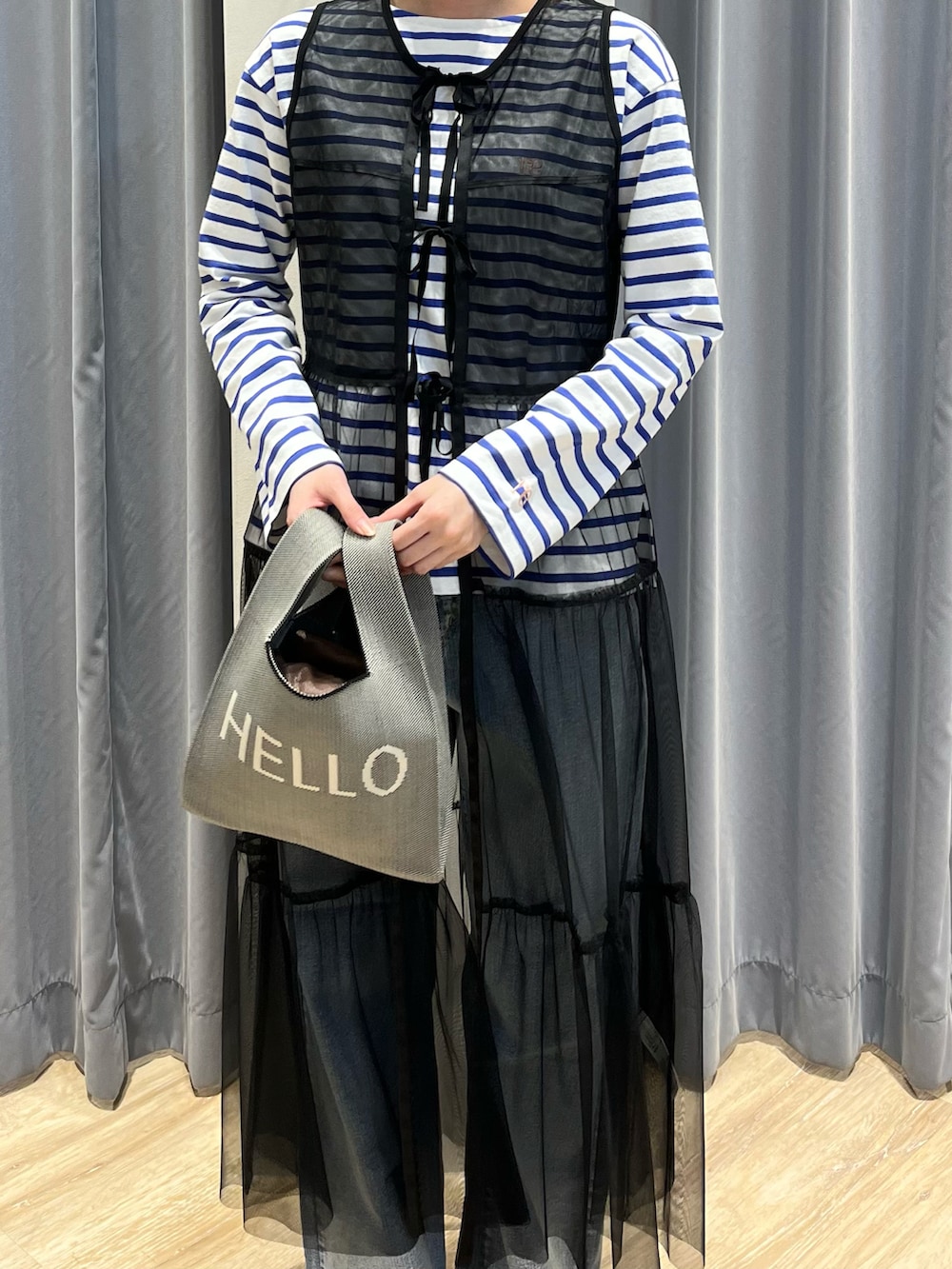 「休日スタイル、春、デニムコーデ、チュールワンピ」｜「Te chichiのアイテム（デニムパンツ、ブルー系）」を使った、manaさん（レディース・163cm）の冬コーディネートの4枚目の写真