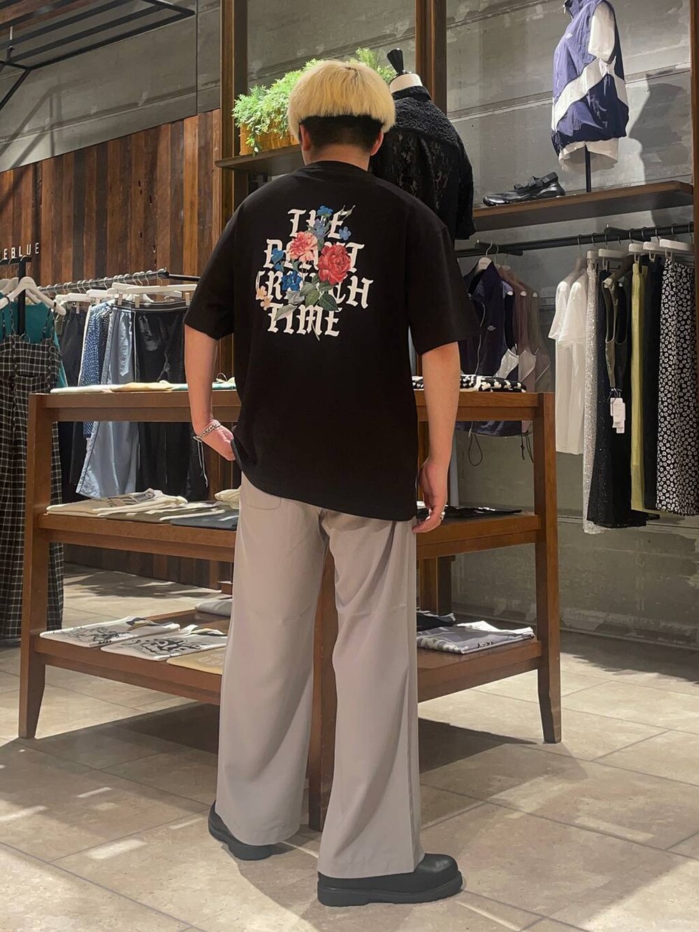 「カジュアル、カジュアルコーデ、きれいめ、夏コーデ」｜「RAGEBLUEの＜身長5cmアップ！＞シンセティックレザー/インヒールシューズ（ドレスシューズ、ブラック系）」を使った、たかしさん（メンズ・167cm）の夏コーディネートの4枚目の写真