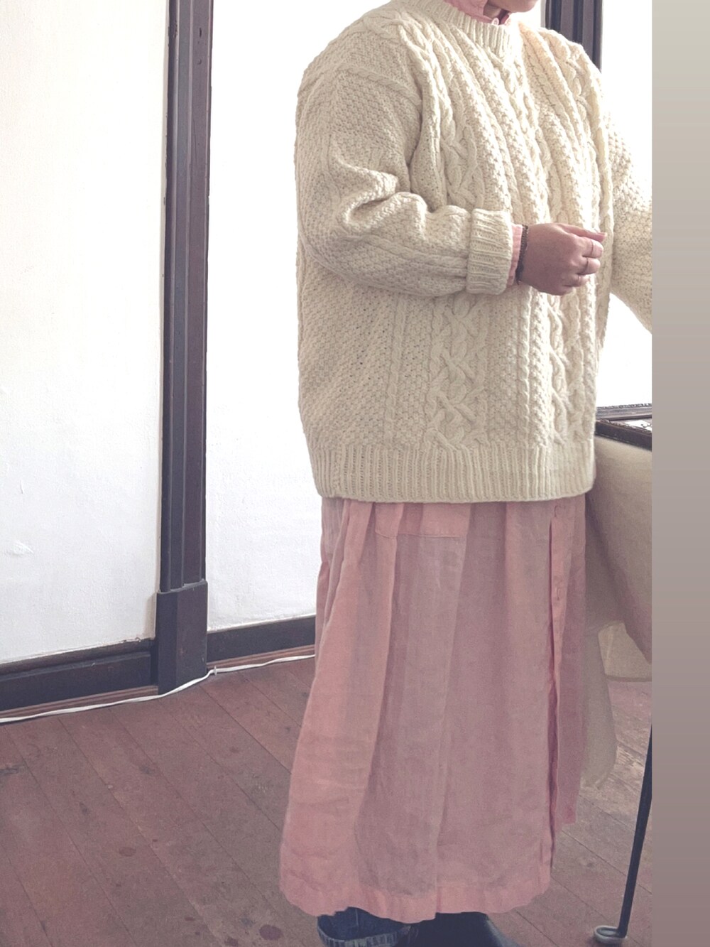 「冬を彩る色いろコーデ、フィッシャーマンニット、古着女子、POOLいろいろの服」｜「Blundstoneの《BLUNDSTONE》ORIGINALS HI-CUT ブランドストーン オリジナル ハイカット（ブーツ、ブラック系）」を使った、cafecloud9さん（レディース・153cm）の冬コーディネートの2枚目の写真