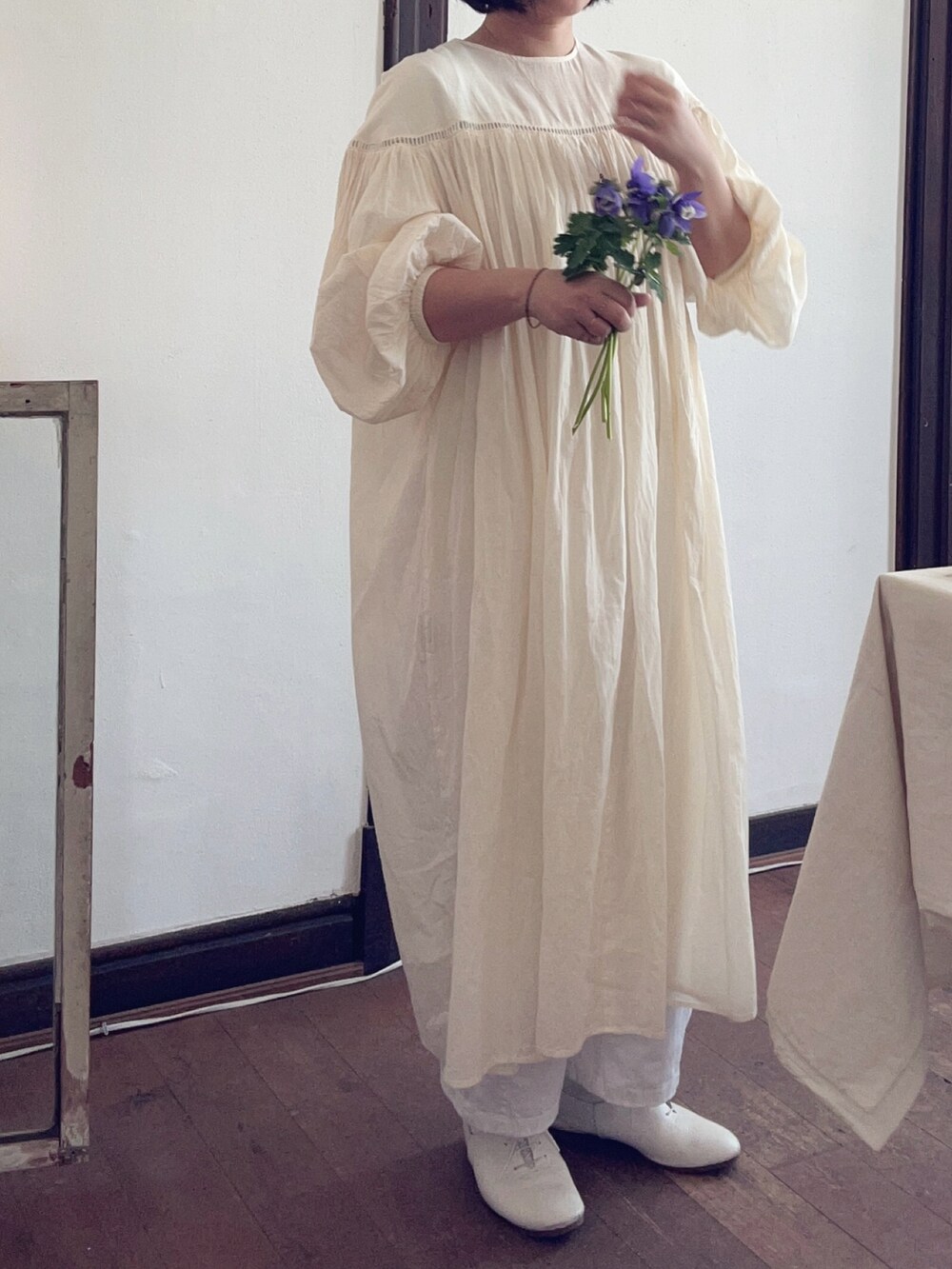 「パステルカラー、ワンピース、白のワイドパンツ」｜「audrey and john wadのアイテム（ワンピース、イエロー系）」を使った、cafecloud9さん（レディース・153cm）の春コーディネートの2枚目の写真
