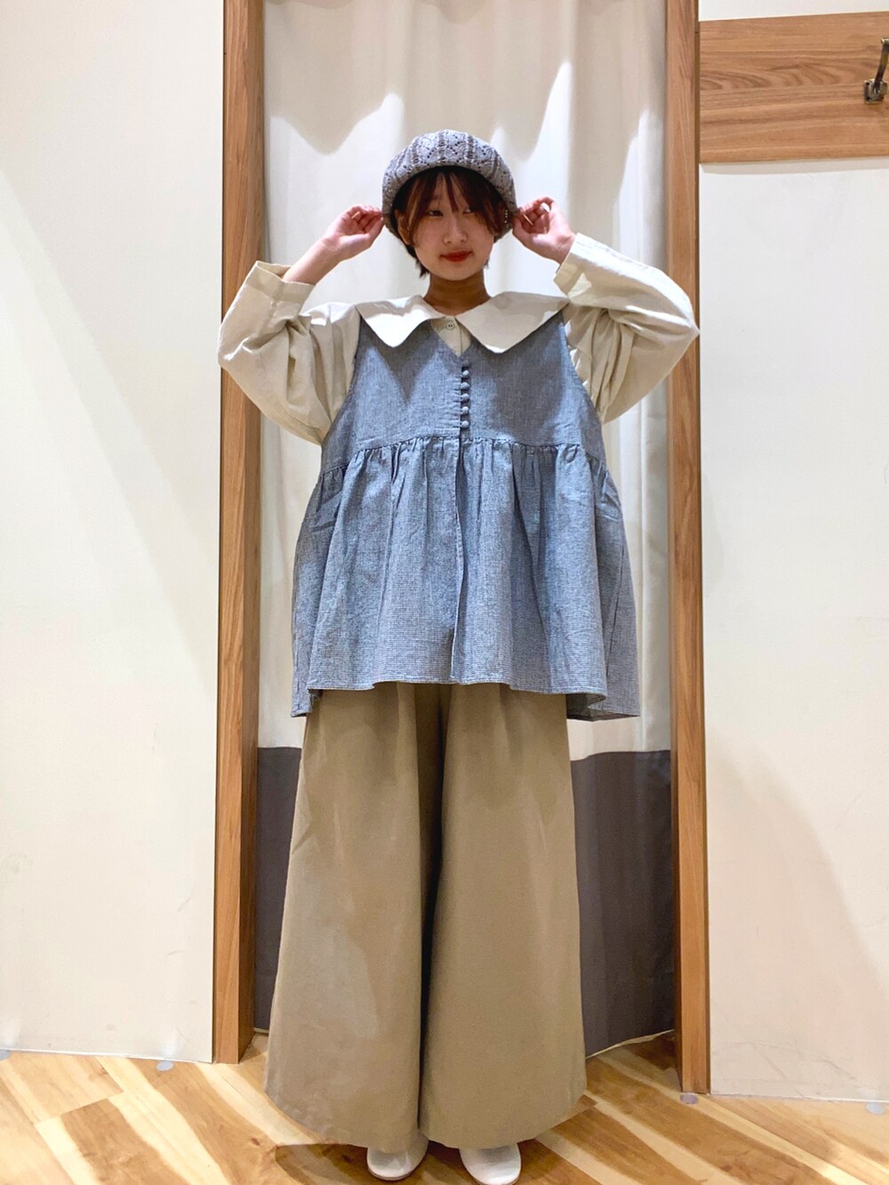 「カジュアルコーデ、楽チンコーデ、大人カジュアル、骨格ウェーブ、お出かけコーデ、サマンサ モスモス(Samansa Mos2)、SM2、サマンサモスモス」｜「Samansa Mos2のアイテム（ハンチング/ベレー帽、グレー系）」を使った、ゆささん（レディース・156cm）の春コーディネートの2枚目の写真