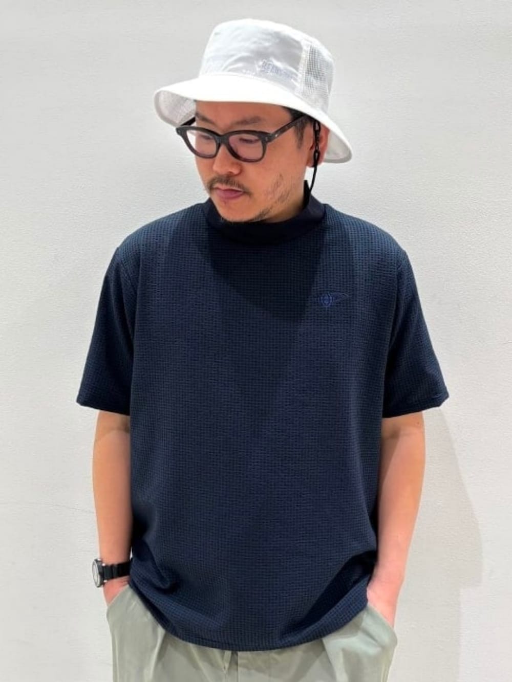 「ゴルフ、ゴルフウェア、BEAMS GOLF」｜「BEAMS GOLFのORANGE LABEL / ドットエア（Ｒ） モックネックシャツ（Tシャツ/カットソー、ブルー系）」を使った、BEAMS GOLFさん（メンズ・176cm）の春コーディネートの2枚目の写真