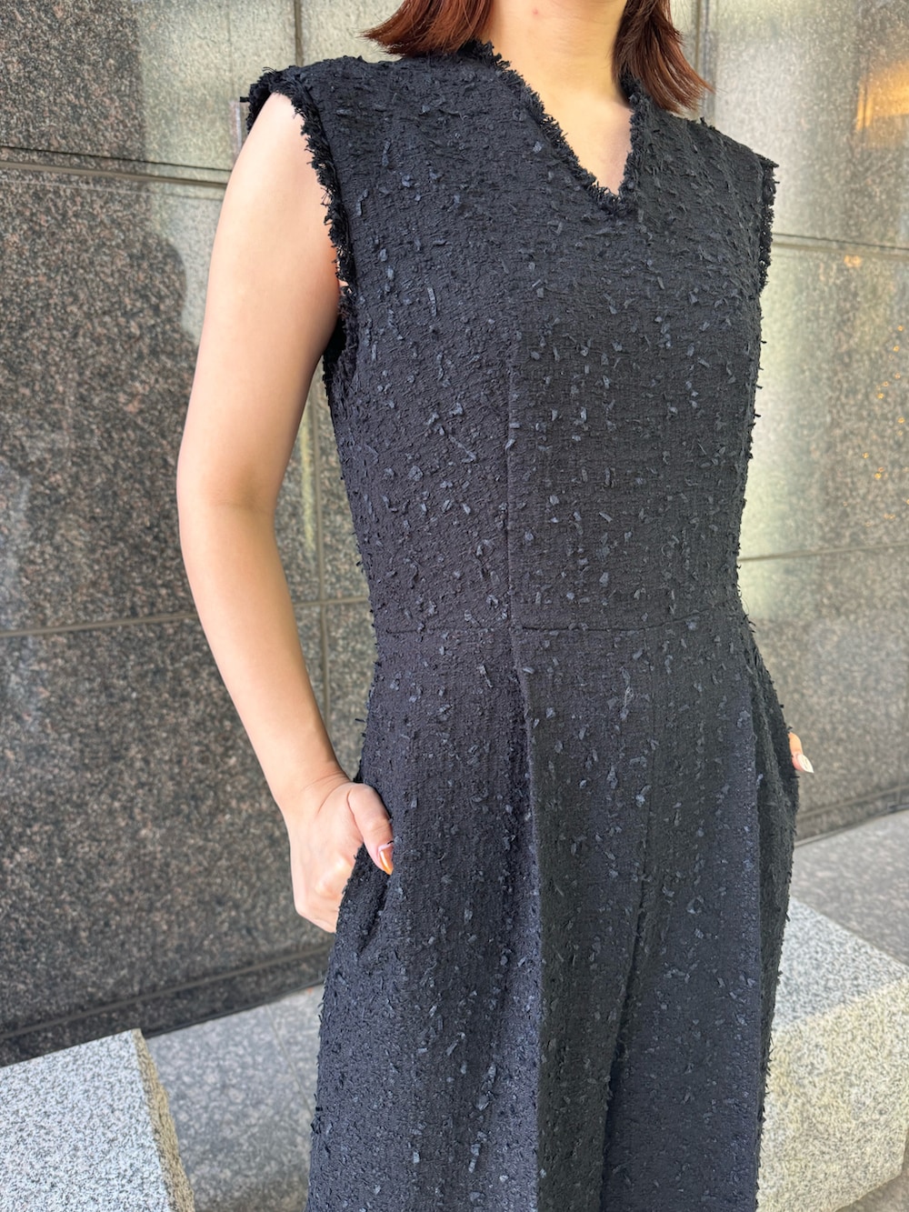 「シンプル、おしゃれさんと繋がりたい、モノトーンコーデ、ブラック、シンプルスタイル、通勤コーデ、オケージョン、結婚式」｜「LOULOU WILLOUGHBYの＜予約＞【LOULOU WILLOUGHBY】パピヨンツイードオールインワン（つなぎ/オールインワン、ブラック系）」を使った、Takagi.Yさん（骨格ウェーブ・レディース・159cm）の冬コーディネートの3枚目の写真