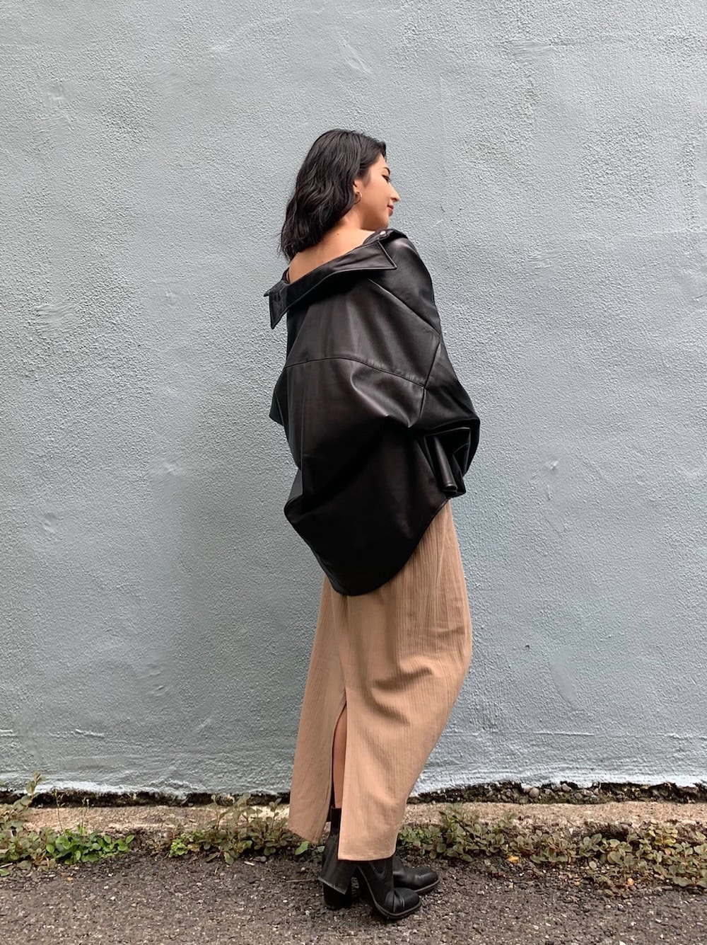 その他のその他アウターを着用したレディースの秋コーディネートの2枚目の写真