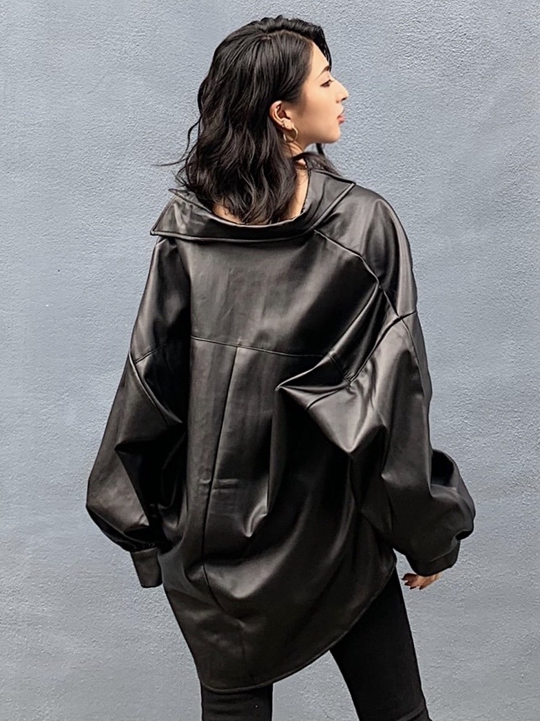 その他のその他アウターを着用したレディースの秋コーディネートの3枚目の写真