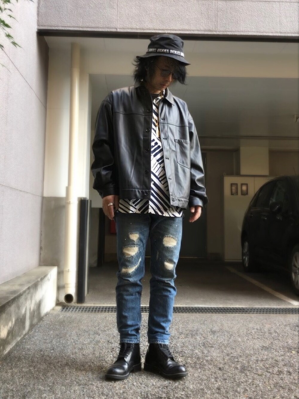 「デニム、ブーツ、柄シャツ、バケットハット、ストリート、アメカジ、プチプラ、シンプルコーデ、相互フォロー、休日スタイル、黒、冬コーデ、レイヤードスタイル、レザー、ロック」｜「BEAUTY&YOUTH UNITED ARROWSのアイテム（デニムパンツ、ブルー系）」を使った、gov1016さん（メンズ・168cm）の冬コーディネートの4枚目の写真