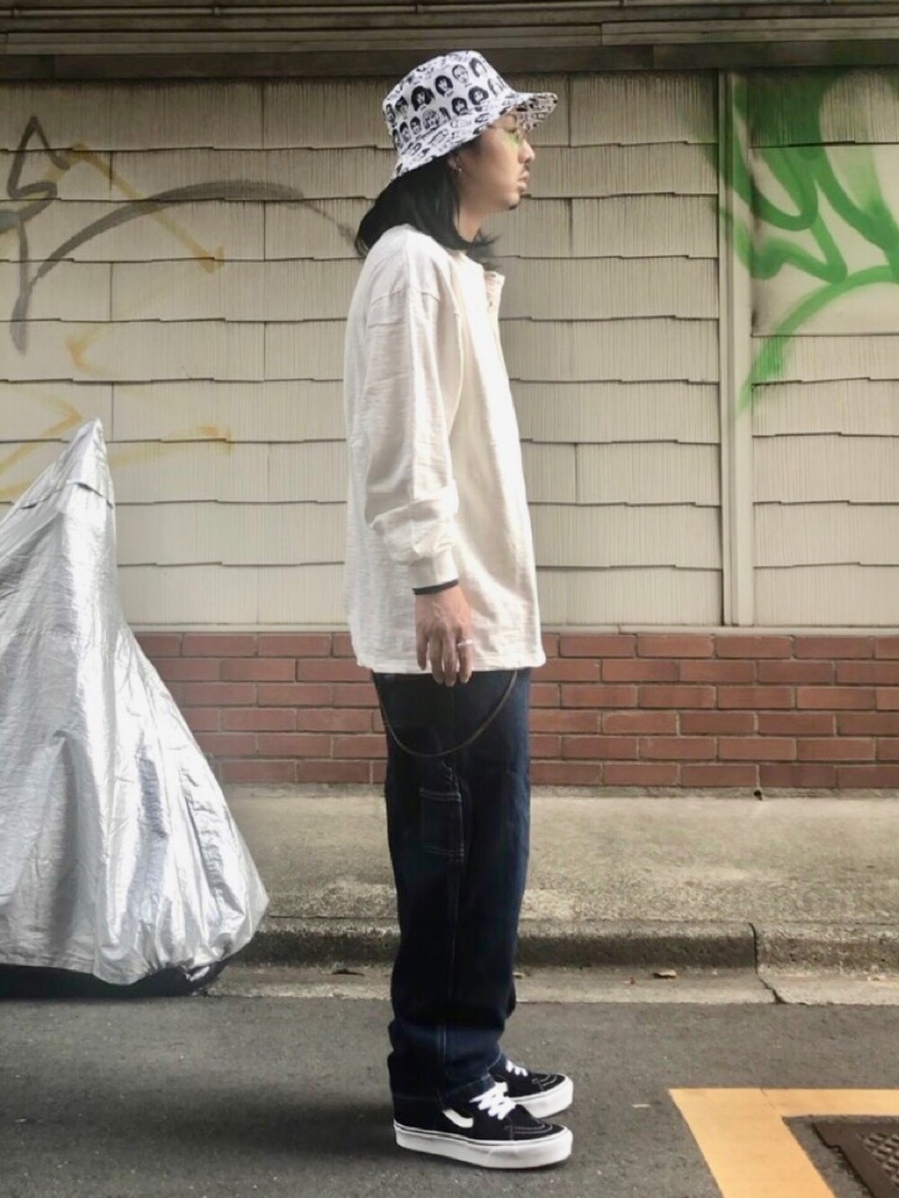 Levi’s MONSTERS ホワイト デニム ルーズ ペインター パンツ gov1016｜Levi'sのデニムパンツを使ったコーディネート - WEAR