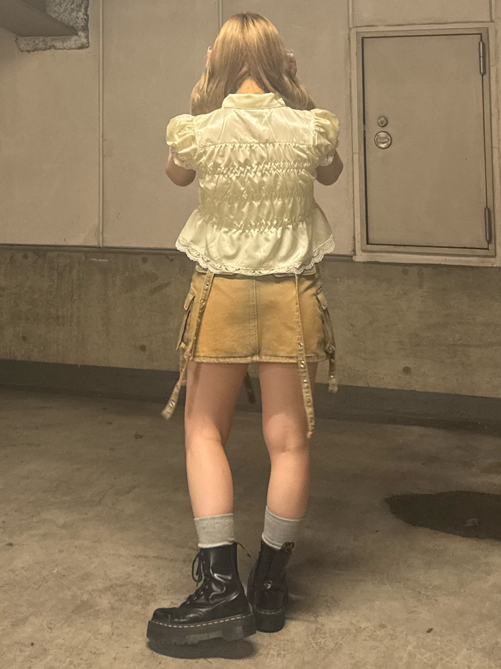 「jouetieのサテンギャザーブラウス（シャツ/ブラウス、ホワイト系）」を使った、ANJUさん（レディース・153cm）の夏コーディネートの3枚目の写真