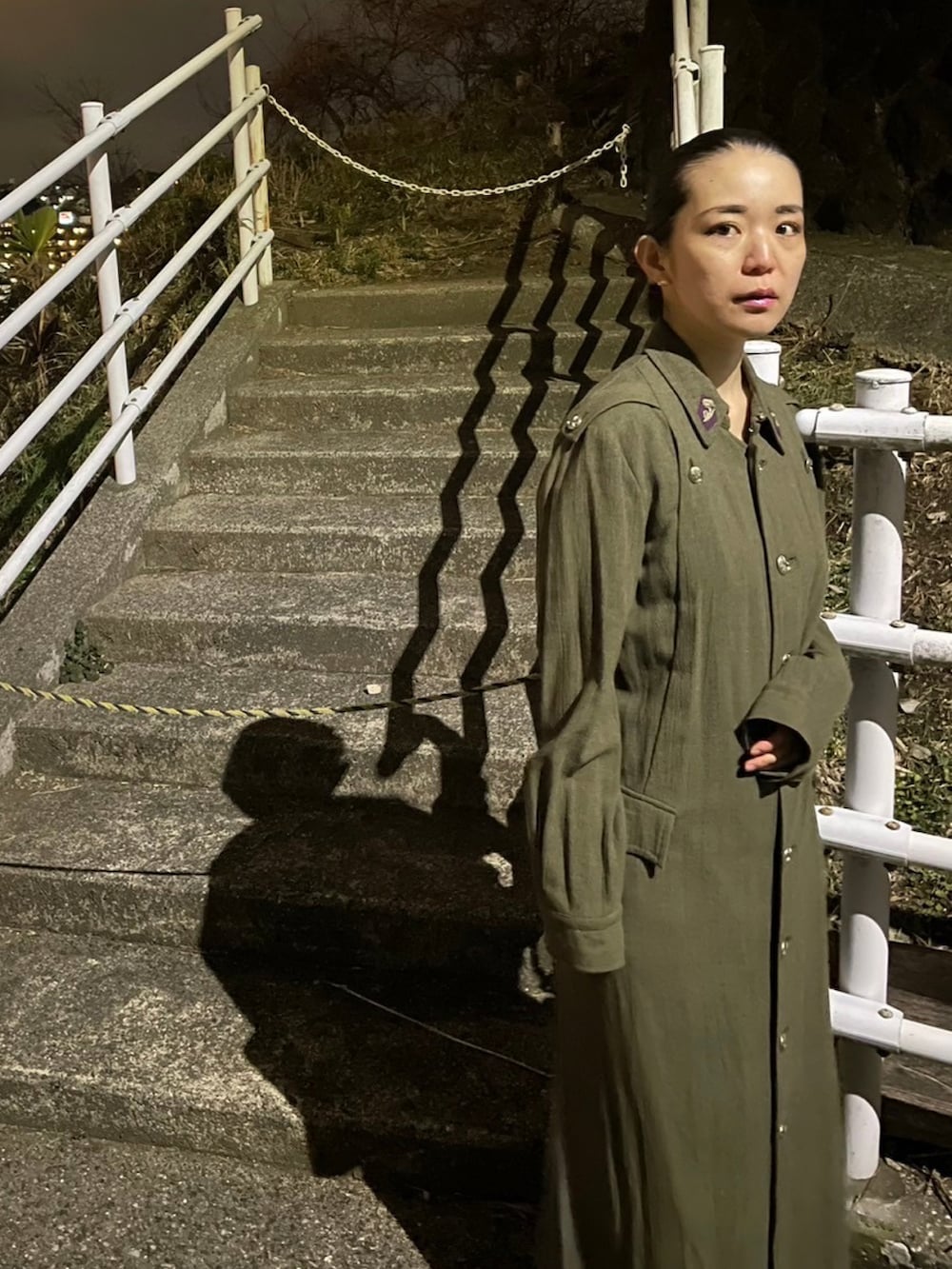 「ギャバジン、ミリタリー、ミリタリージャケット、ワッペン、アラサー、アラサー母さんコーデ、ロングコート、ドレッシーカジュアル、ドレッシー、ママコーデ、ママファッション、しまむら、Y's」｜「Y'sのアイテム（その他アウター、グリーン系）」を使った、十和さん（レディース・163cm）の夏コーディネートの2枚目の写真