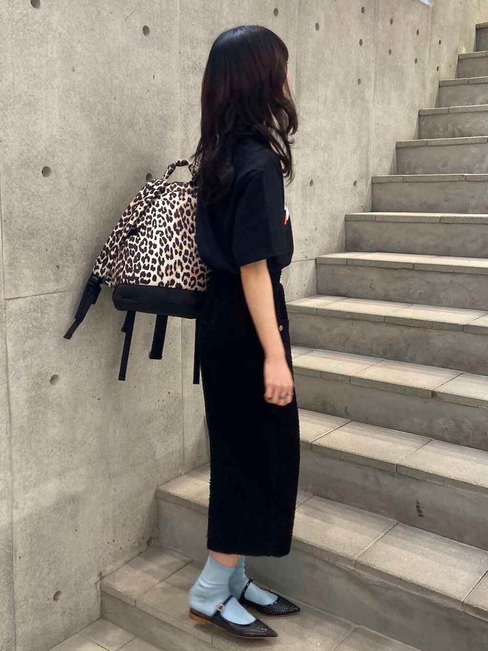 その他のバックパック/リュックを着用したレディースの春コーディネートの3枚目の写真