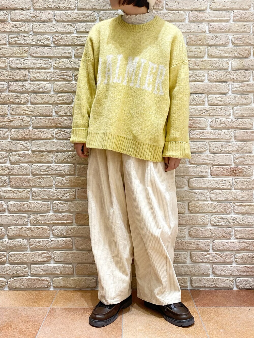 「Samansa Mos2、サマンサ モスモス(Samansa Mos2)、SM2、いいね、save、フォローお願いします🤑、おしゃれさんと繋がりたい、低身長、148cm、秋冬コーデ、低身長コーデ、低身長女子、ロゴニット、コーデュロイパンツ、ゆるコーデ、SM2keittioららぽーと磐田店、ららぽーと磐田」｜「Samansa Mos2のロゴジャカードニット（ニット/セーター、イエロー系）」を使った、む ら ま つさん（レディース・148cm）の秋コーディネートの4枚目の写真