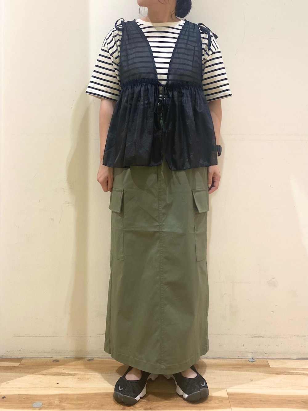 「サマンサモスモスブルー、Samansa Mos2 blue、レイヤードスタイル、プチプラ、カーゴスカート、ボーダー、シアーベスト、ootd、オトナカジュアル、ベスト、夏コーデ、低身長、148cm、低身長コーデ、低身長女子」|「☺︎ CAN公式Instagram(静岡) ☺︎のぜひフォローをお願いします🙌 新作・最新情報をチェックできます🎉(その他、その他)」を使った、む ら ま つさん(レディース・148cm)の夏コーディネートの2枚目の写真