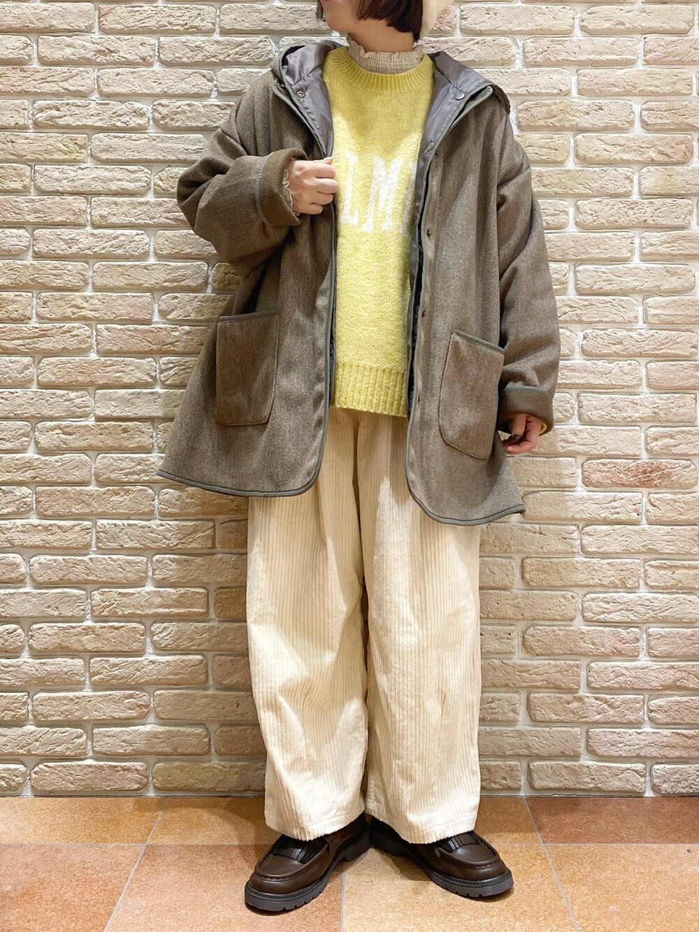 「Samansa Mos2、サマンサ モスモス(Samansa Mos2)、SM2、いいね、save、フォローお願いします🤑、おしゃれさんと繋がりたい、低身長、148cm、秋冬コーデ、低身長コーデ、低身長女子、ロゴニット、コーデュロイパンツ、ゆるコーデ、SM2keittioららぽーと磐田店、ららぽーと磐田」｜「Samansa Mos2のロゴジャカードニット（ニット/セーター、イエロー系）」を使った、む ら ま つさん（レディース・148cm）の秋コーディネートの2枚目の写真