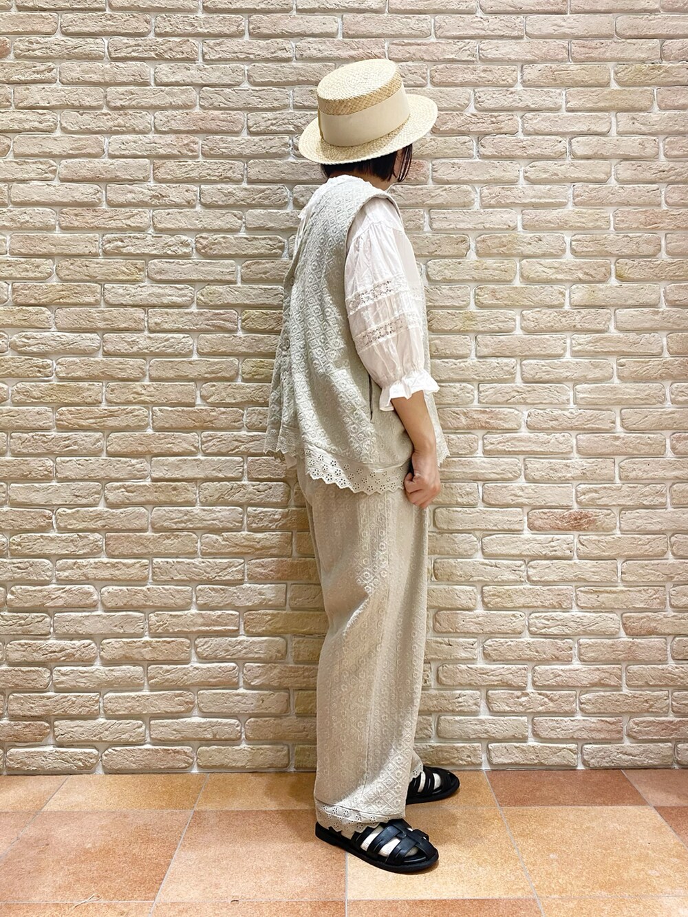 「Samansa Mos2、サマンサ モスモス(Samansa Mos2)、セットアップ、レース、SM2、SM2keittioららぽーと磐田店、低身長、低身長コーデ、低身長女子、ゆるコーデ、レースブラウス、ベスト、カンカン帽、グラディエーターサンダル、夏コーデ」｜「👒 Summer Fair 🌻のアイテム（その他、その他）」を使った、む ら ま つさん（レディース・148cm）の春コーディネートの3枚目の写真