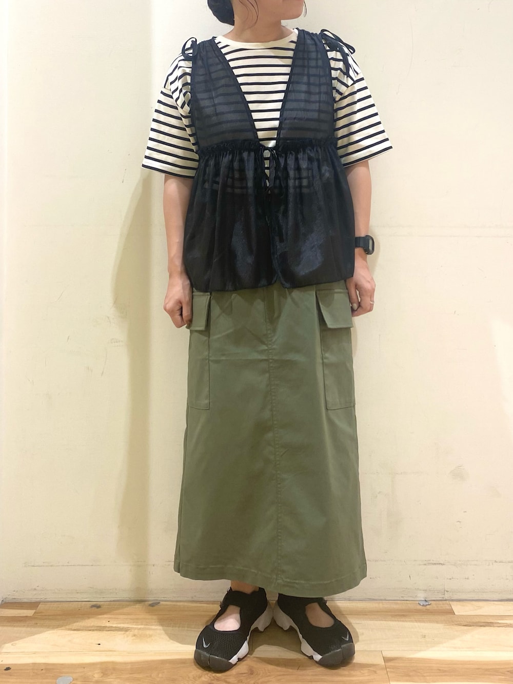 「サマンサモスモスブルー、Samansa Mos2 blue、レイヤードスタイル、プチプラ、カーゴスカート、ボーダー、シアーベスト、ootd、オトナカジュアル、ベスト、夏コーデ、低身長、148cm、低身長コーデ、低身長女子」|「☺︎ CAN公式Instagram(静岡) ☺︎のぜひフォローをお願いします🙌 新作・最新情報をチェックできます🎉(その他、その他)」を使った、む ら ま つさん(レディース・148cm)の夏コーディネートの3枚目の写真