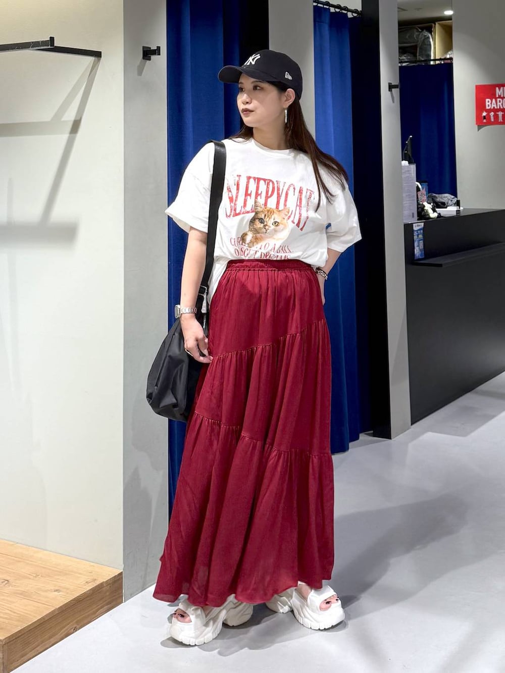 「個性派、モード、きれいめ、春コーデ、夏コーデ、ストリート、カジュアル、PAGEBOY、骨格ストレート_PAGEBOY、ブルベ冬_PAGEBOY、ソフトエレガント_PAGEBOY、レイヤードスタイル」｜「Anuiの【UNISEX】NEWERA 4FORTYCAP（キャップ、ブラック系）」を使った、myuさん（レディース・160cm）の夏コーディネートの5枚目の写真