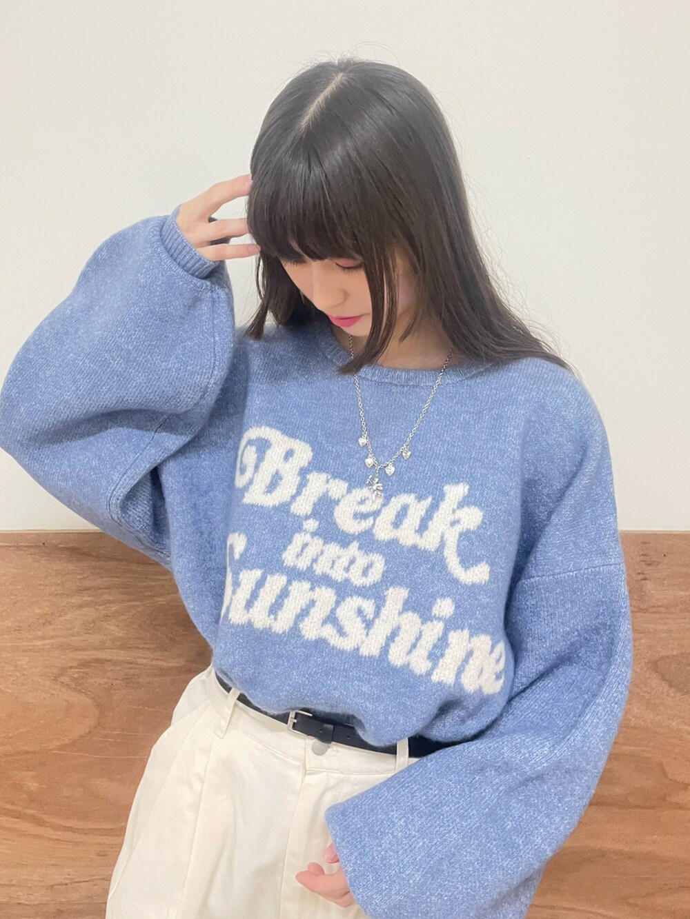 「プチプラ、プチプラコーデ、いいね、save、フォローお願いします🤑、WEGO、ショートパンツ、ミドルブーツ、ニット、水色、秋コーデ」｜「WEGOのWEGO/レースアップミドルブーツ（ブーツ、ブラック系）」を使った、𝓎さん（レディース・156cm）の秋コーディネートの3枚目の写真