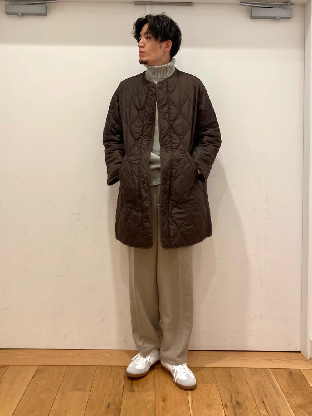 「コート、アウター、モッズコート、M-65、ミリタリー、ネップ、タートルネックニット、フラノパンツ、Patrick、GERMAN TRAINER、いいね、save、フォローお願いします🤑、フォローミー、URBAN RESEARCH、URBAN RESEARCH DOORS、URBAN RESEARCH DOORS MENS」|「PATRICKのアイテム(シューズ、ホワイト系)」を使った、やまChanさん(メンズ・182cm)の秋コーディネートの2枚目の写真