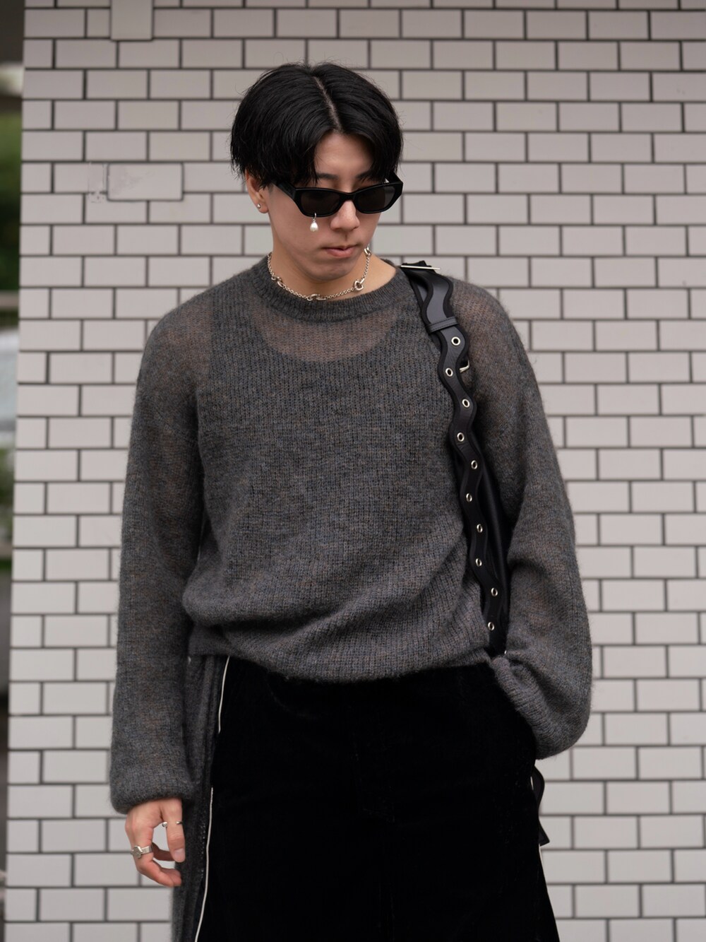 「SUBLATIONSのアイテム（ニット/セーター、グレー系）」を使った、kaiさん（メンズ・175cm）の冬コーディネートの2枚目の写真