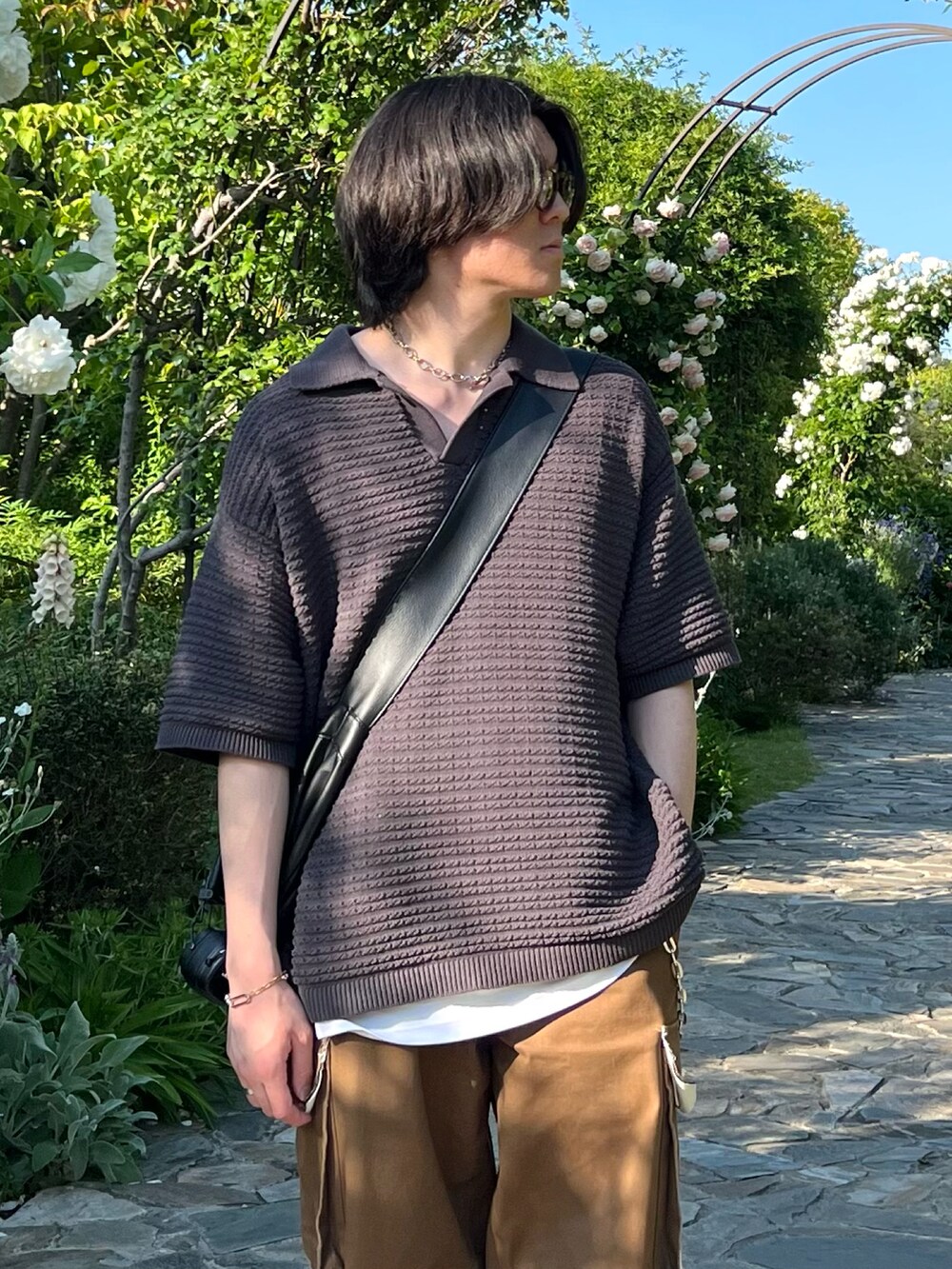 「きれいめカジュアル、シンプルコーデ、デートコーデ、夏コーデ、韓国ファッション、レイヤードスタイル、ショルダーバッグ、カーゴパンツ、スニーカー、サングラス、プチプラ、シャツ好き集まれ、ポロシャツ、雨の日コーデ、タンクトップ」|「WYM LIDNMのTUCK SKIPPER KNIT POLO(ポロシャツ、グレー系)」を使った、takumaさん(メンズ・180cm)の春コーディネートの2枚目の写真