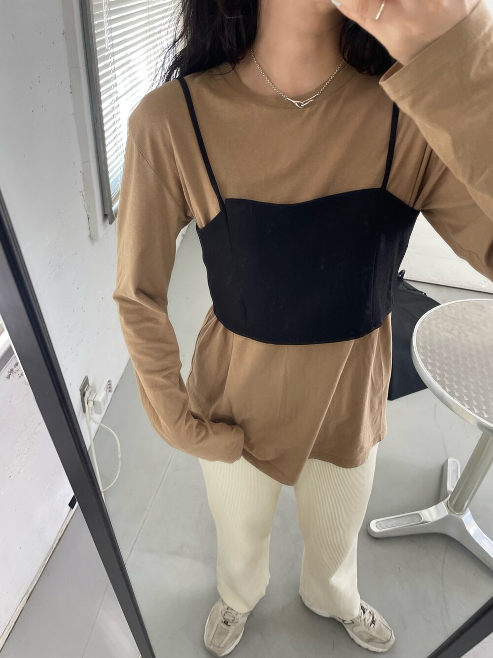 「春服、今日のコーデ、ビスチェ、イージーパンツ、スニーカー、ニューバランス」｜「FORK&SPOONのアイテム（パンツ、ホワイト系）」を使った、harunaさん（レディース・164cm）の春コーディネートの4枚目の写真