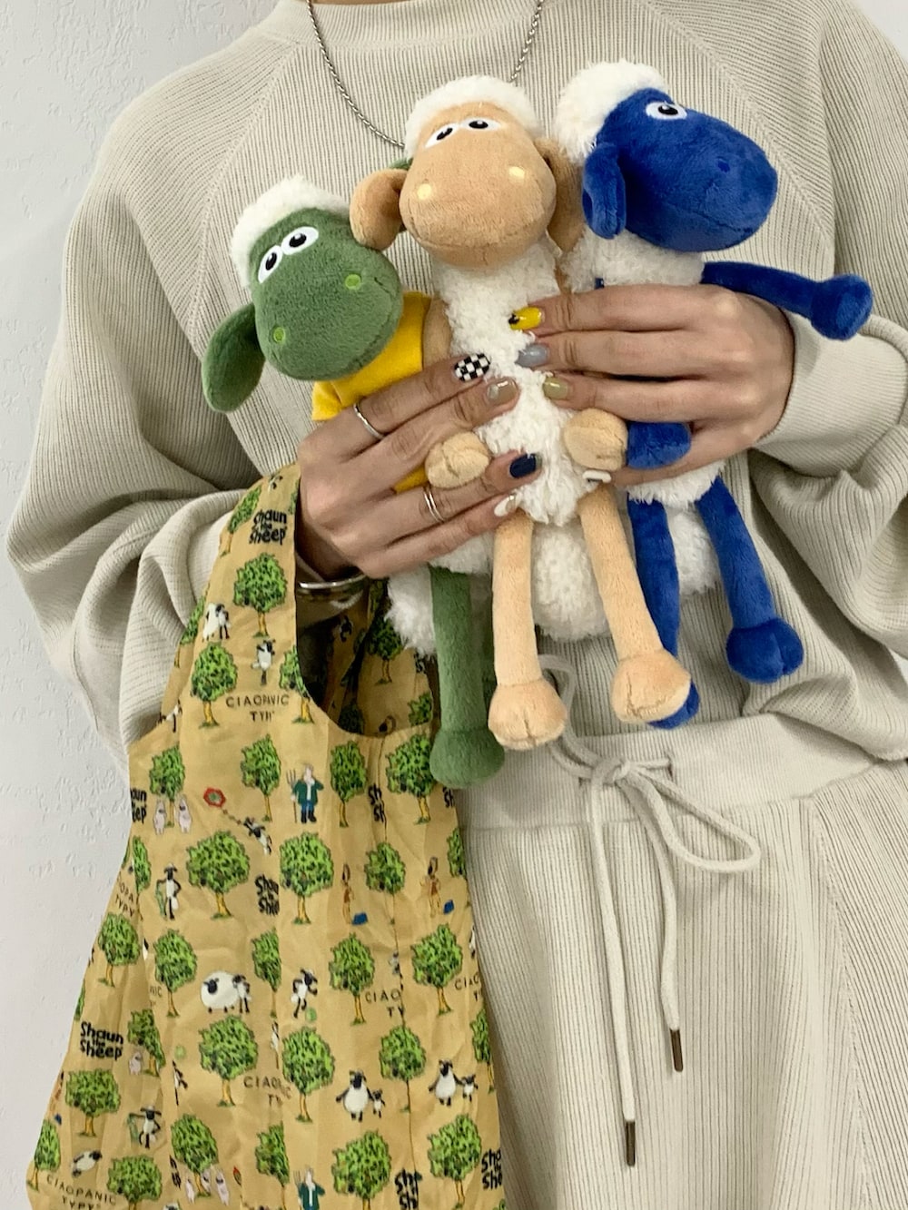 「大人カジュアル、ひつじのショーン、大人かわいい、ラフ、CIAOPANIC TYPY、nici」｜「CIAOPANIC TYPYの変形ワッフルマーメイドスカート（スカート、グレー系）」を使った、yumiさん（レディース・165cm）の冬コーディネートの2枚目の写真