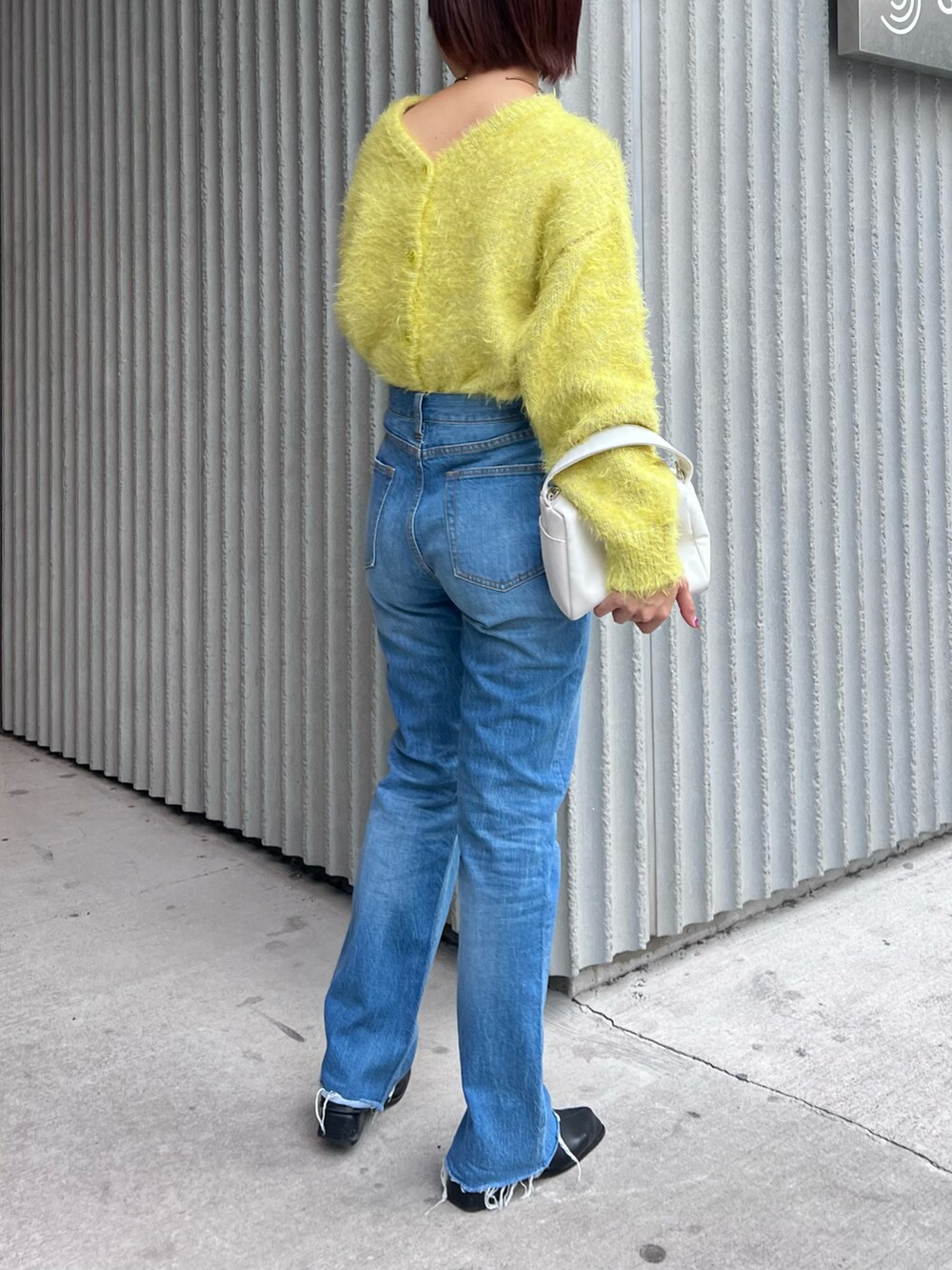 「秋コーデ、シャギーニット、イエロー、デニムコーデ、シンプルスタイル、プチプラコーデ、秋服、デニムパンツ、高身長女子、骨格ナチュラル、CIAOPANIC TYPY、ニット、冬コーデ、デニム」｜「CIAOPANIC TYPYのメランジフェザーMIX2WAYカーディガン（カーディガン/ボレロ、イエロー系）」を使った、yumiさん（骨格ナチュラル・レディース・165cm）の秋コーディネートの2枚目の写真