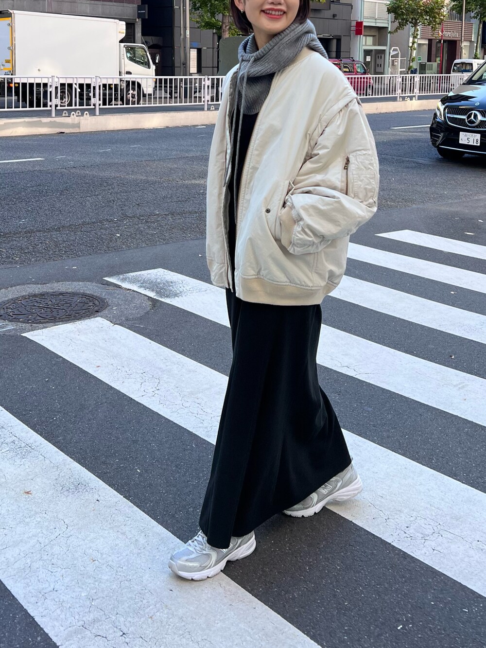 「MA-1、プチプラ、バラクラバ、冬コーデ、クリスマスに着たい服、レイヤードスタイル、モノトーンコーデ、骨格ナチュラル、高身長女子、CIAOPANIC TYPY、カジュアルコーデ、シンプルスタイル、着回しコーデ、ニットコーデ」｜「CIAOPANIC TYPYの∴【ユニセックス】2WAYボリュームスリーブMA‐1（MA-1、グレー系）」を使った、yumiさん（骨格ナチュラル・レディース・165cm）の秋コーディネートの2枚目の写真