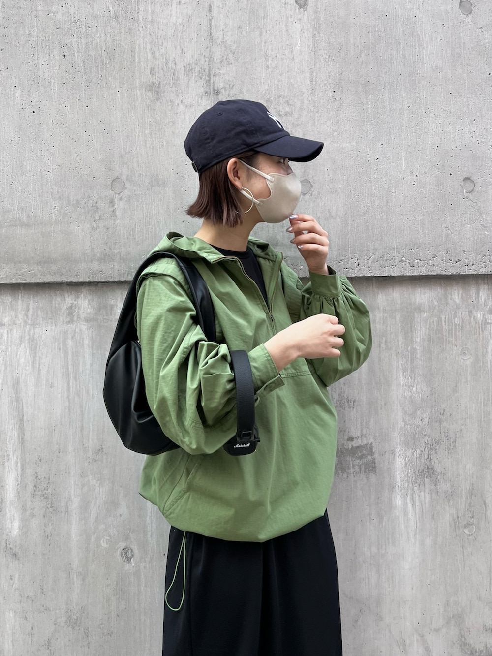 「オトナカジュアル、春服コーデ、カジュアルコーデ、アノラック、CIAOPANIC TYPY、franklinclimbing、Retreat、高身長コーデ、骨格ナチュラル、プチプラコーデ、キャップ、ワンピース、スニーカー、シンプルコーデ、レイヤードスタイル」|「CIAOPANIC TYPYの【2WAY】ミリタリーアノラック(ブルゾン、グリーン系)」を使った、yumiさん(骨格ナチュラル・レディース・165cm)の冬コーディネートの2枚目の写真
