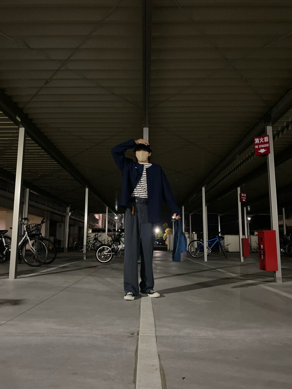 「今日のコーデ、メンズファッション、大人カジュアル、休日コーデ、ootd、春アウター、おしゃれさんと繋がりたい、きれいめコーディネート、春服、着回しコーデ、シンプル、ラフ、プチプラコーデ、休日スタイル」｜「NEW ERAのアイテム（キャップ、ブラック系）」を使った、yuuさん（メンズ・174cm）の春コーディネートの2枚目の写真