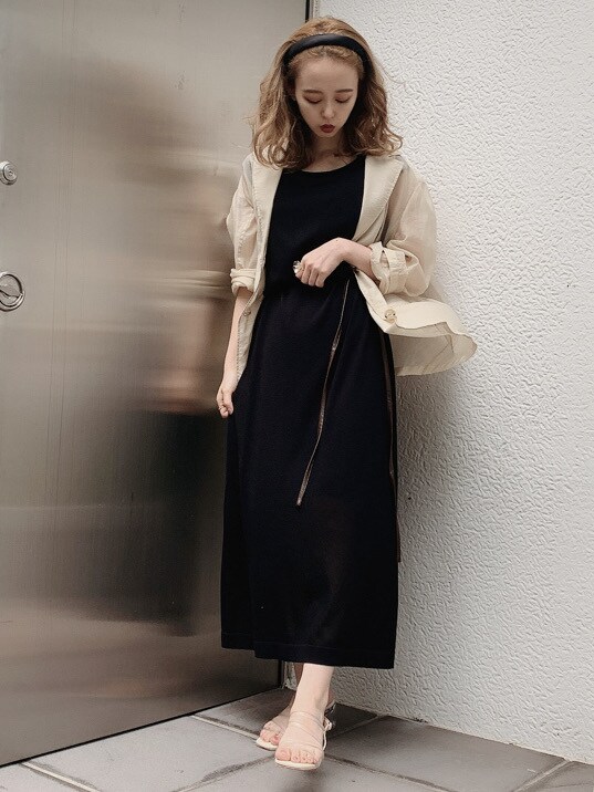「dazzlin、ダズリン、トレンド、大人っぽコーデ、おうち時間、おうちdazzlinコーデ、低身長、低身長コーデ、ワンピース、抜き襟シャツ、ジャケット、ベルト、カジュアル、クリアサンダル、クリアヒール」｜「dazzlinのシアーシングルサマージャケット（テーラードジャケット、ホワイト系）」を使った、kayo yoshizawaさん（レディース・148cm）の夏コーディネートの2枚目の写真