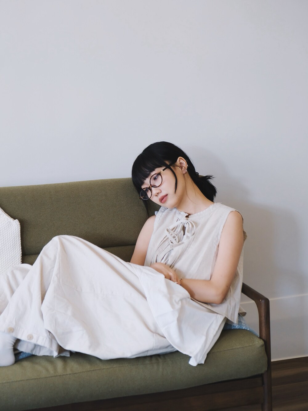 「夏コーデ」｜「tingselectのアイテム（チノパンツ、ベージュ系）」を使った、c_.htさん（レディース・165cm）の夏コーディネートの2枚目の写真
