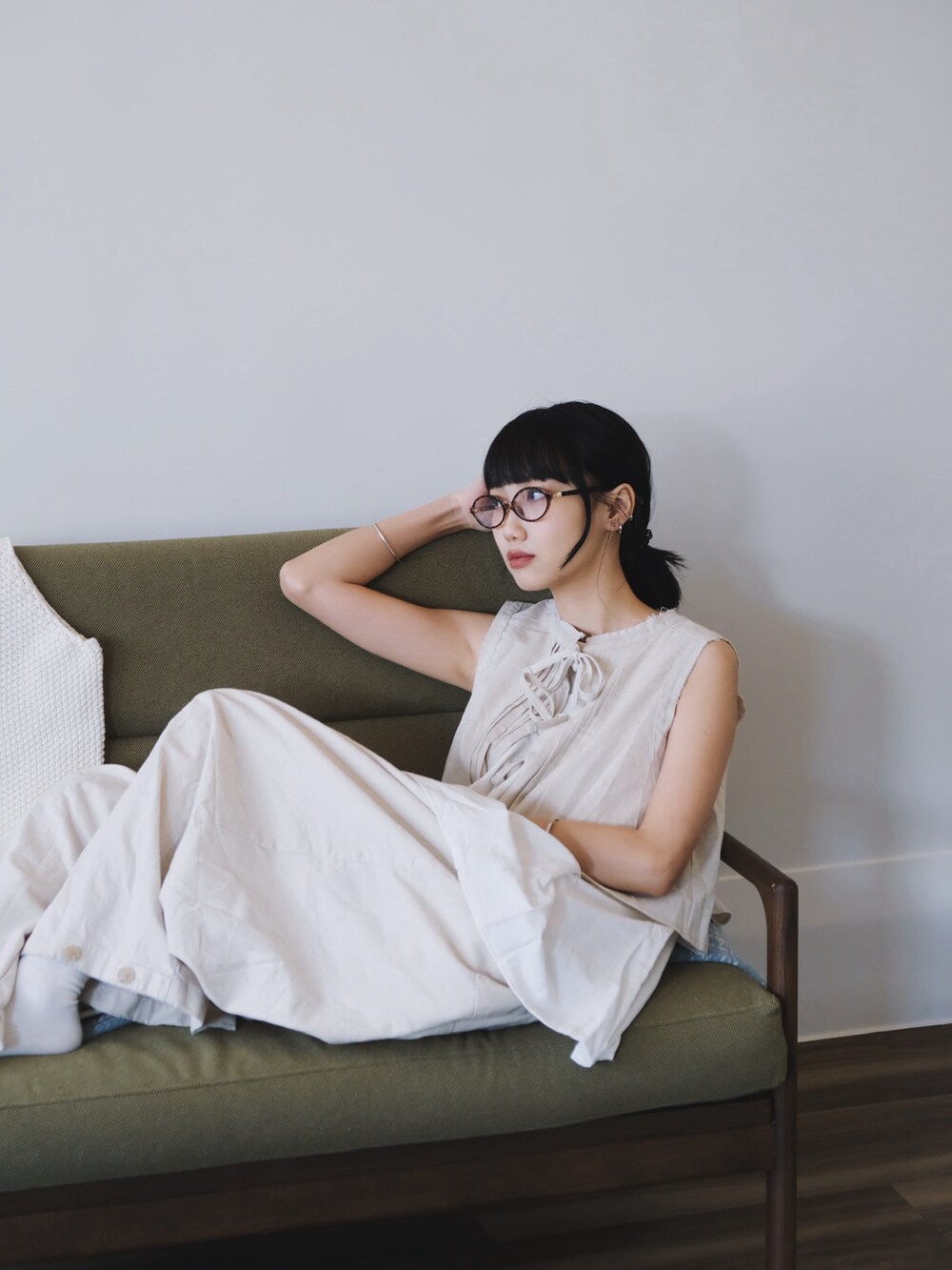「夏コーデ」｜「tingselectのアイテム（チノパンツ、ベージュ系）」を使った、c_.htさん（レディース・165cm）の夏コーディネートの3枚目の写真