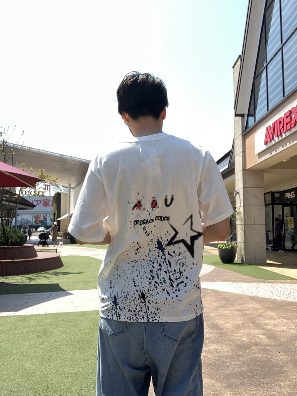 「umlaut、ウムラウト、春コーデ、白Tシャツ、ペイント、outlet、春、ニコちゃん」｜「UMLAUTのアイテム（Tシャツ/カットソー、ホワイト系）」を使った、ツネマツさん（メンズ・187cm）の春コーディネートの3枚目の写真
