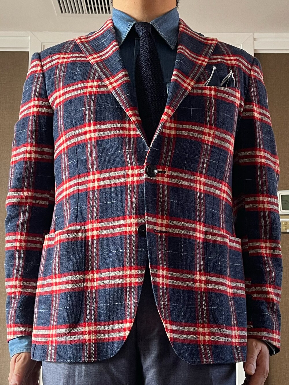 「ETROのアイテム（スーツジャケット、その他）」を使った、kennyphkさん（メンズ・170cm）の秋コーディネートの2枚目の写真