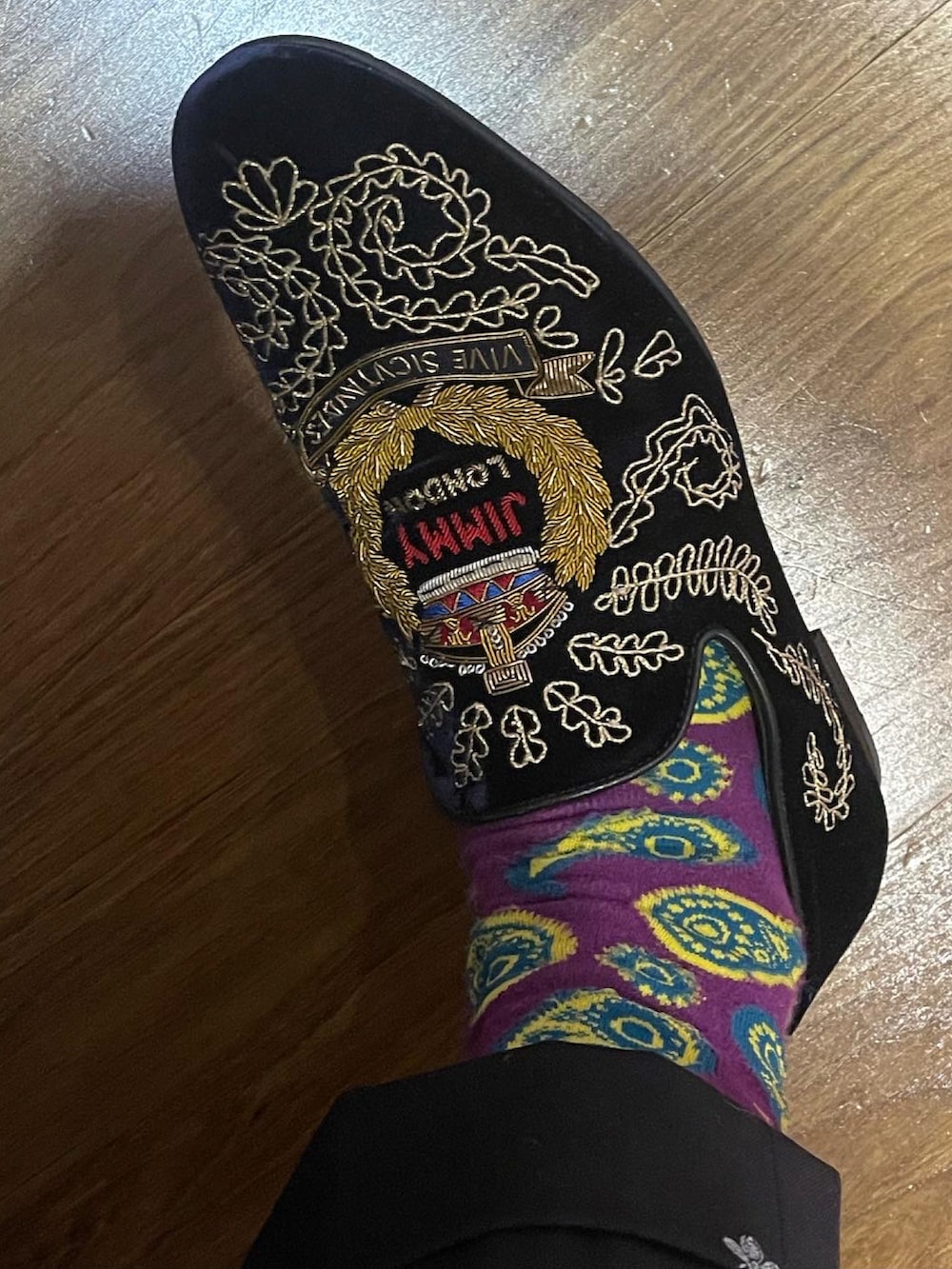 「GUCCIのアイテム（スーツセット、ブルー系）」を使った、kennyphkさん（メンズ・170cm）の秋コーディネートの3枚目の写真