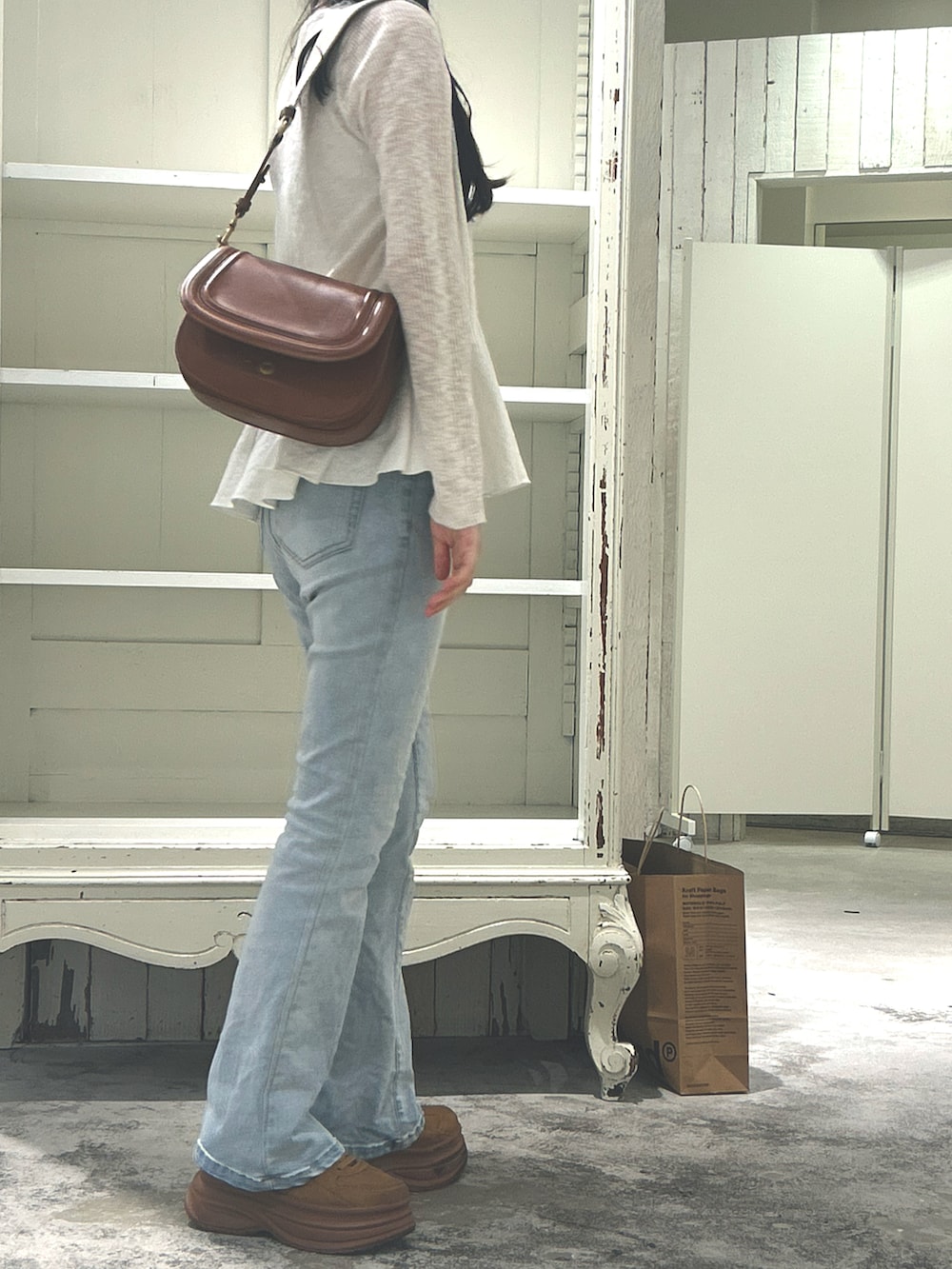 「夏ルックで気分アップ、夏服コーデ、オトナ女子、オトナカワイイ」｜「clearのアイテム（デニムパンツ、ブルー系）」を使った、Nさん（骨格ウェーブ・レディース・162cm）の夏コーディネートの2枚目の写真