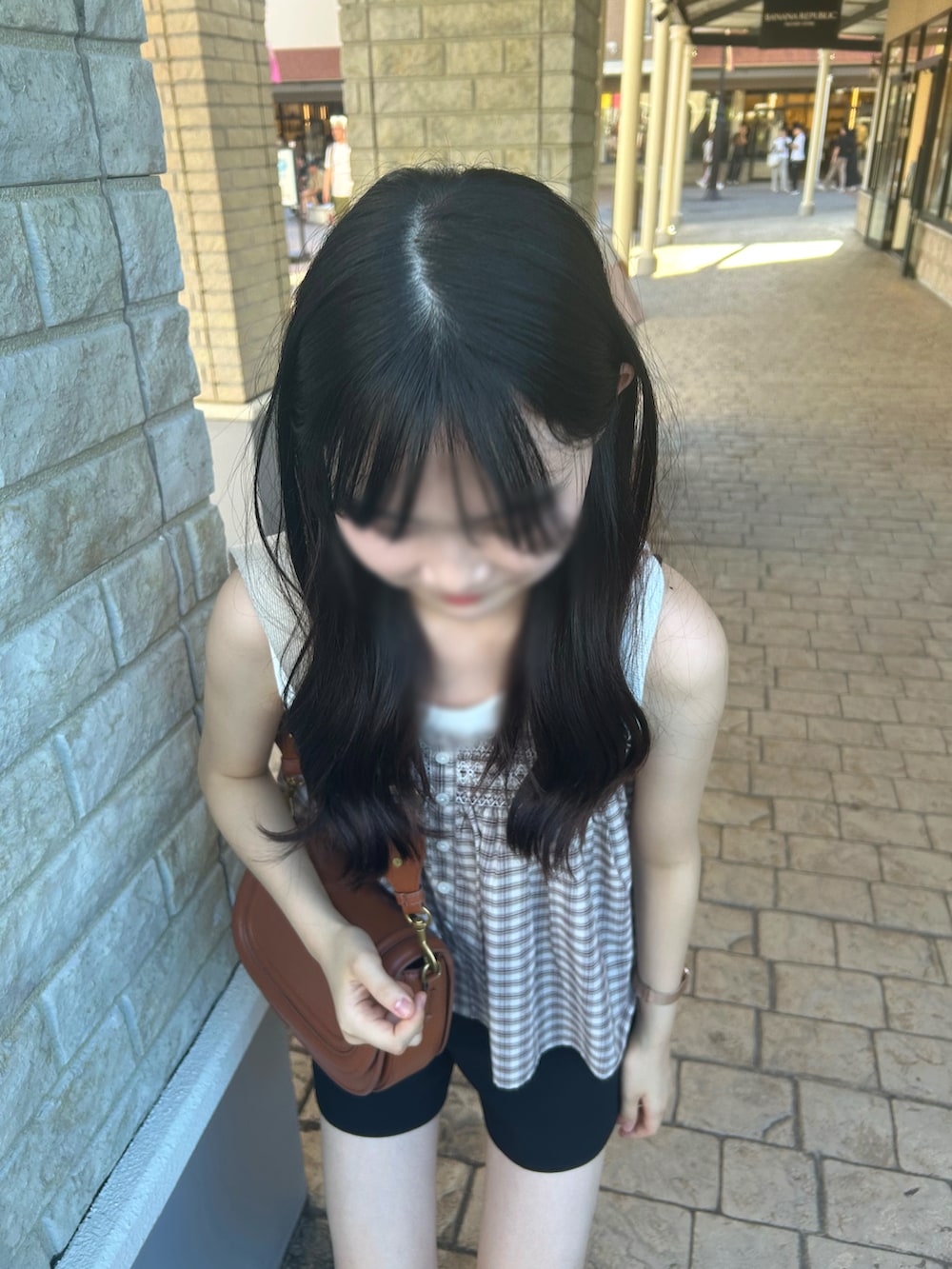 「夏ルックで気分アップ、タンクトップ、夏コーデ、大人カジュアルコーデ、パンツコーデ、大人かわいい、夏服コーデ、オトナ女子」｜「WEGOのアイテム（スニーカー、ブラウン系）」を使った、Nさん（骨格ウェーブ・レディース・162cm）の夏コーディネートの3枚目の写真