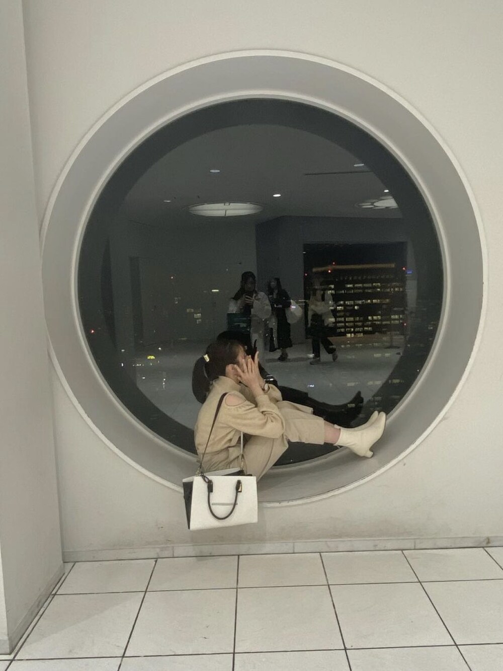 「大人カジュアル、着回しコーデ、今日のコーデ、ootd、オールホワイト、お出かけコーデ、大人女子、Samantha Thavasa、ZOZOTOWN、淡色コーデ、淡色女子、淡色、ホワイト」｜「GRLのアイテム（ブーツ、ホワイト系）」を使った、nanami.さん（骨格ウェーブ・レディース・162cm）の夏コーディネートの3枚目の写真