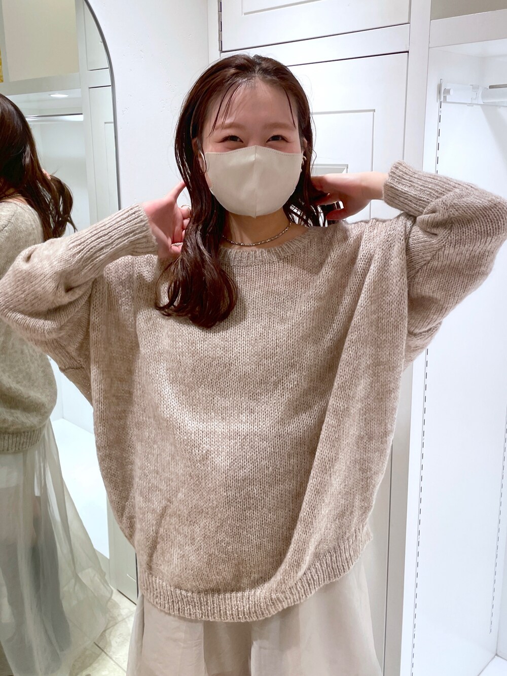 「カジュアルコーデ、秋服コーデ、シンプルコーデ、今日のコーデ、きれいめカジュアル、大人コーデ、秋、ラフ、キャミワンピース」｜「mysticのモヘアシアーニット（ニット/セーター、ブルー系）」を使った、Nishimura Misakiさん（レディース・160cm）の秋コーディネートの3枚目の写真