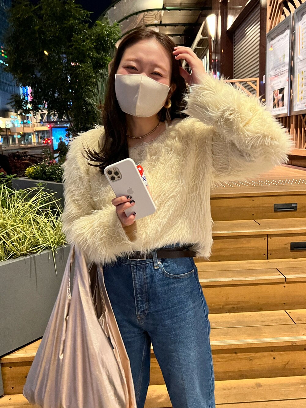 「秋、休日スタイル、秋ルック紹介するよ、オトナ女子、今日のコーデ、大人かわいい、秋冬コーデ、ニットカーディガン、骨格ストレート、骨格診断ストレート」｜「mysticの【再入荷決定！】シャギーショートカーディガン（カーディガン/ボレロ、ホワイト系）」を使った、Nishimura Misakiさん（レディース・160cm）の秋コーディネートの3枚目の写真