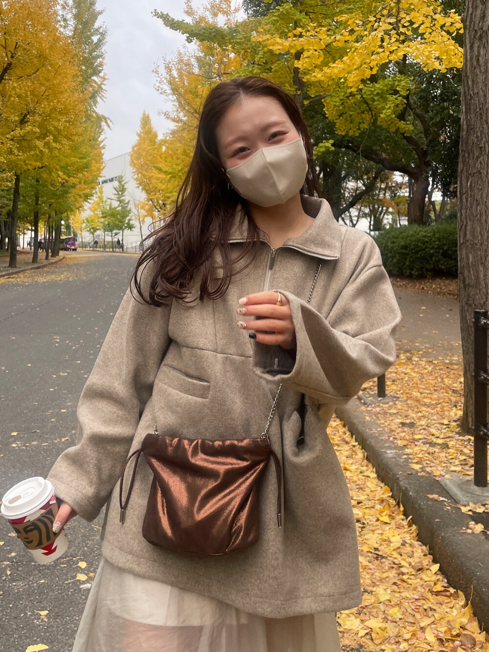 「休日スタイル、カジュアル、プチプラコーデ、シンプルコーデ、あったかコーデ、オトナカワイイ、大人女子、起毛素材、ハーフジップ」｜「mysticの起毛ハーフZIPプルオーバー（ニット/セーター、ベージュ系）」を使った、Nishimura Misakiさん（レディース・160cm）の秋コーディネートの3枚目の写真