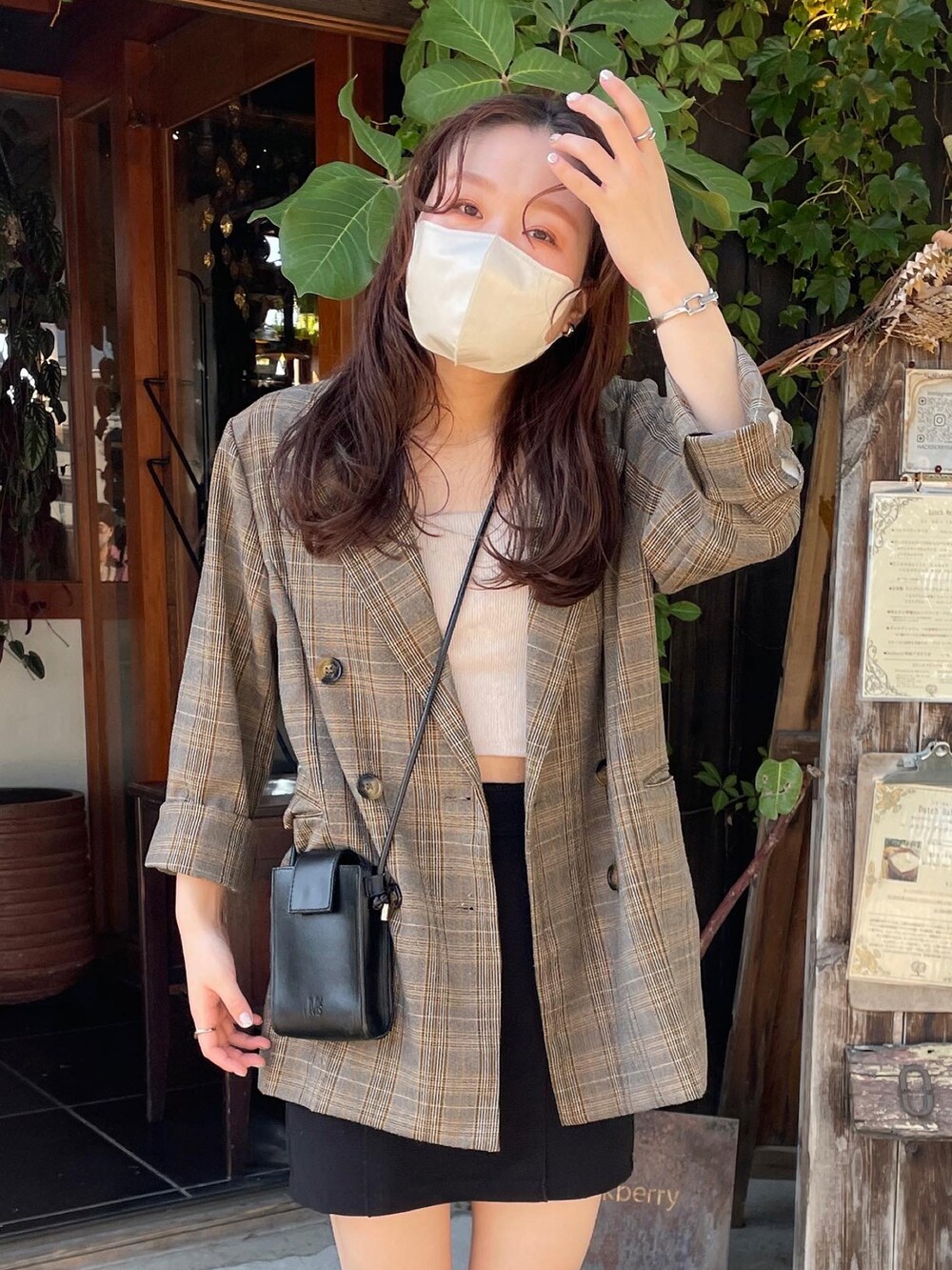 「秋コーデ、大人カジュアル、秋服準備はじめました、秋カラー、ジャケット、ジャケットスタイル、ジャケットコーデ、ウエスタンブーツ、骨格ストレート、骨スト」｜「mysticのダブルテーラージャケット（テーラードジャケット、ブラウン系）」を使った、Nishimura Misakiさん（レディース・160cm）の秋コーディネートの4枚目の写真