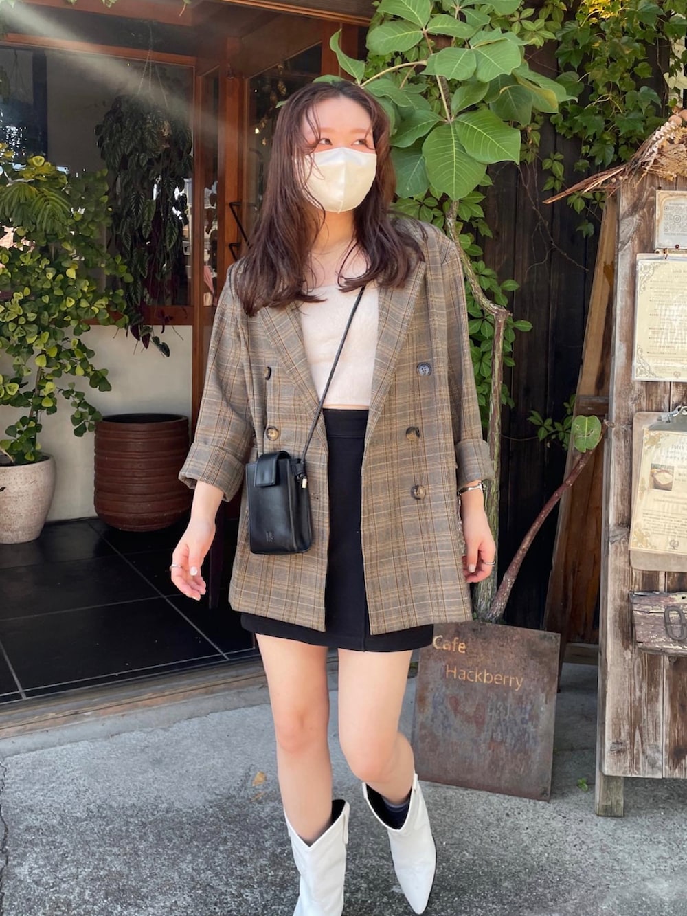 「秋コーデ、大人カジュアル、秋服準備はじめました、秋カラー、ジャケット、ジャケットスタイル、ジャケットコーデ、ウエスタンブーツ、骨格ストレート、骨スト」｜「mysticのダブルテーラージャケット（テーラードジャケット、ブラウン系）」を使った、Nishimura Misakiさん（レディース・160cm）の秋コーディネートの2枚目の写真