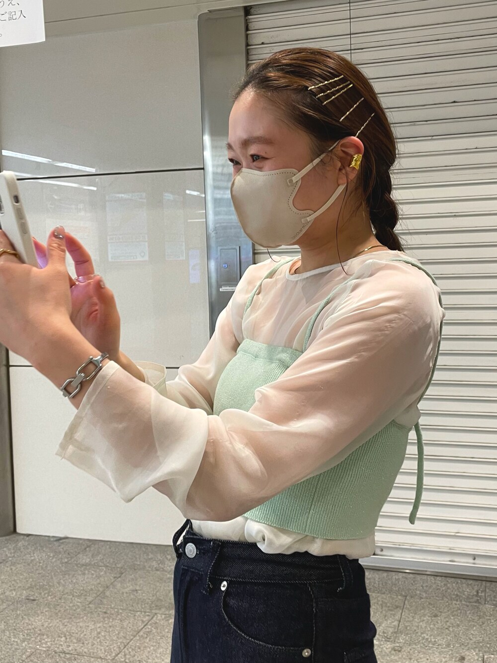 「オトナカジュアル、今日のコーデ、ゆるコーデ、ootd、春服、プチプラコーデ、春服みてみて、パンツコーデ、大人ガーリー、夏コーデ、高身長コーデ、初夏コーデ、フレアデニム、ビスチェ、ビスチェ×デニム」｜「mysticのセンターステッチフレアデニム（デニムパンツ、ブルー系）」を使った、Nishimura Misakiさん（レディース・160cm）の春コーディネートの2枚目の写真
