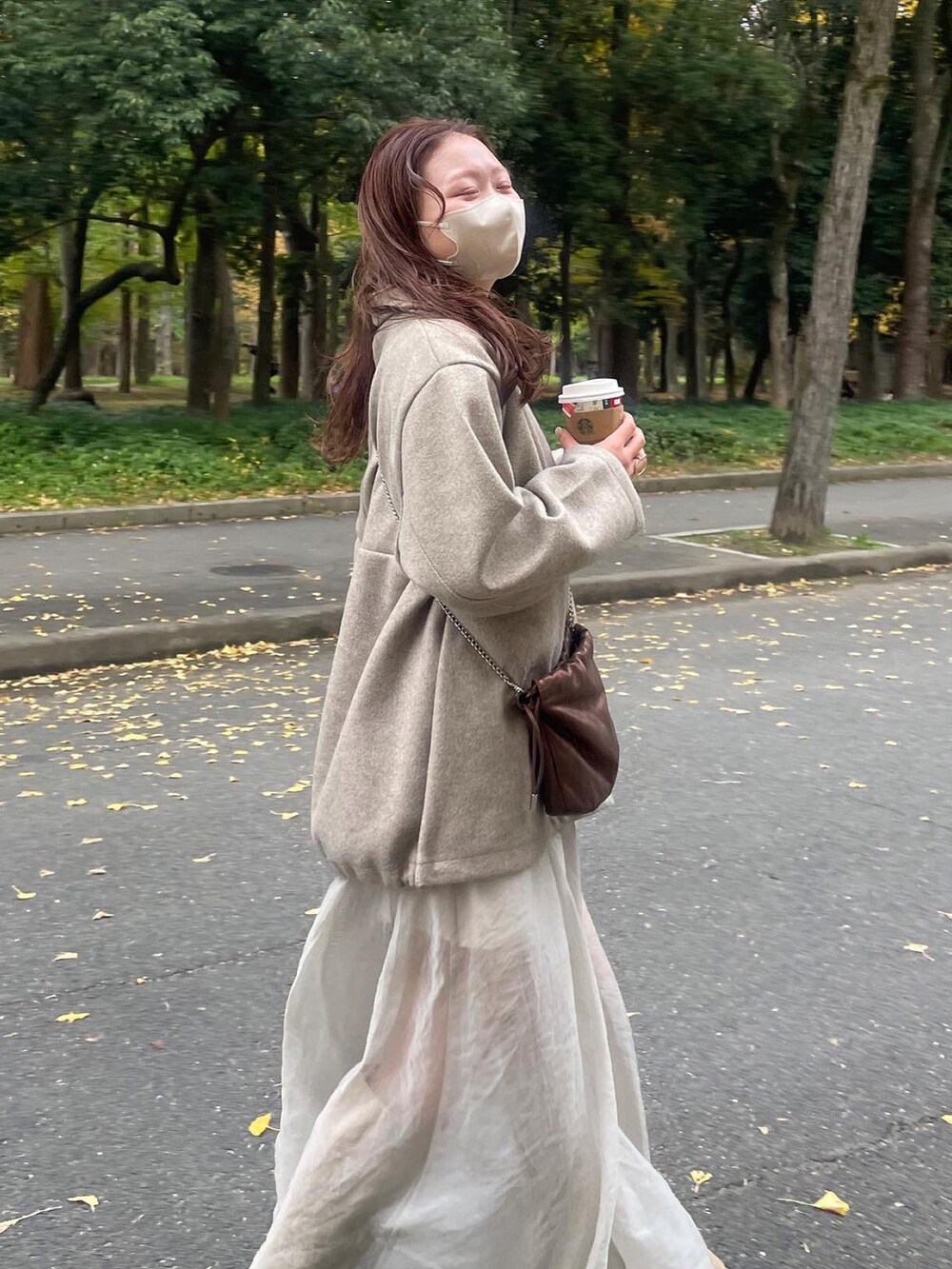 「休日スタイル、カジュアル、プチプラコーデ、シンプルコーデ、あったかコーデ、オトナカワイイ、大人女子、起毛素材、ハーフジップ」｜「mysticの起毛ハーフZIPプルオーバー（ニット/セーター、ベージュ系）」を使った、Nishimura Misakiさん（レディース・160cm）の秋コーディネートの2枚目の写真