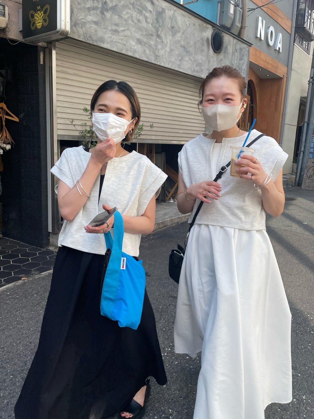 「夏コーデ、シンプル、春夏コーデ、大人コーデ、オトナカジュアル、きれいめカジュアル、低身長、ワンピース、ワンピースコーデ、ラフ、リンクコーデ、おそろいコーデ」｜「mysticのノースリフレアタンクワンピースSET（ワンピース、ホワイト系）」を使った、Nishimura Misakiさん（レディース・160cm）の春コーディネートの2枚目の写真